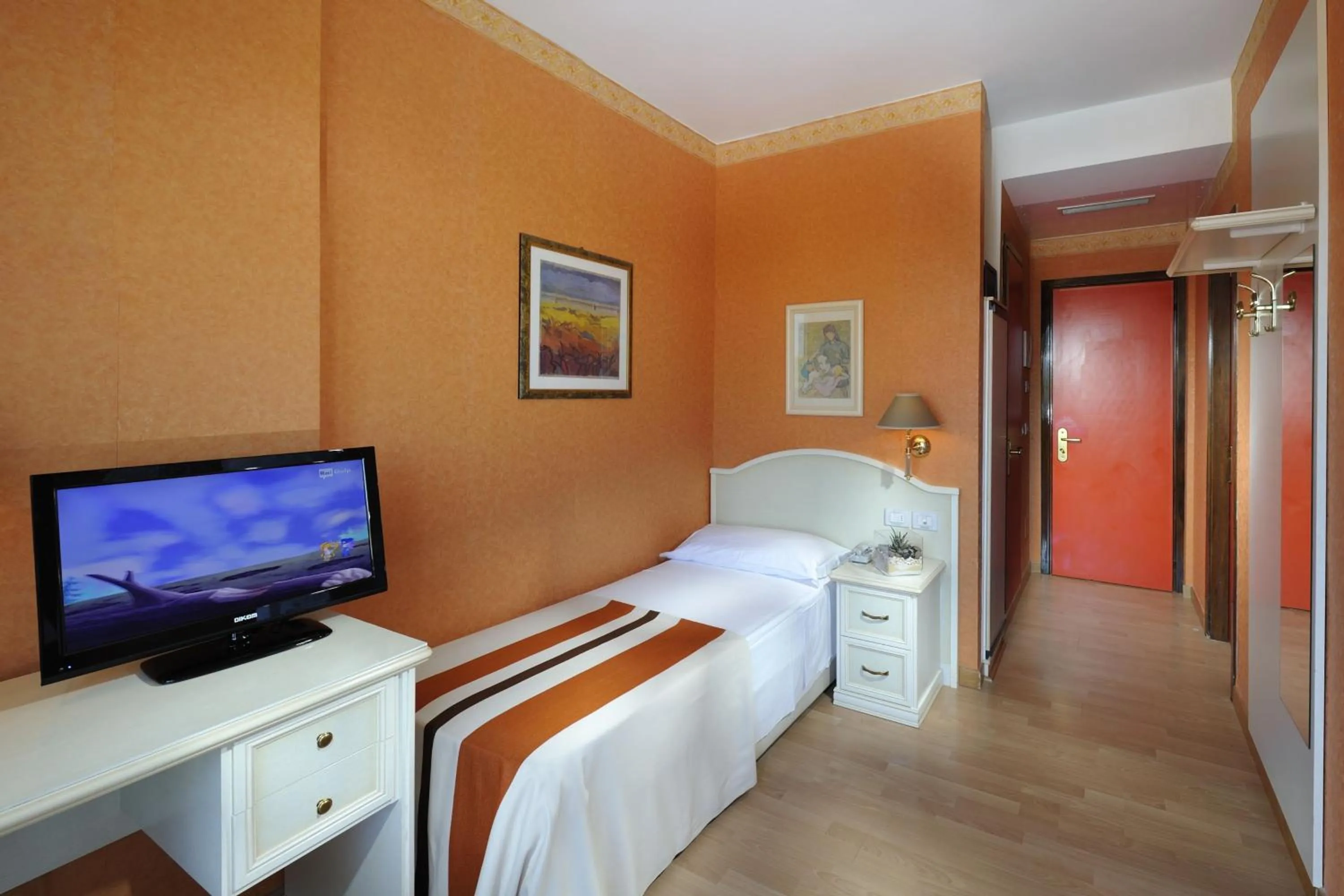 Bed in Hotel Jasminum