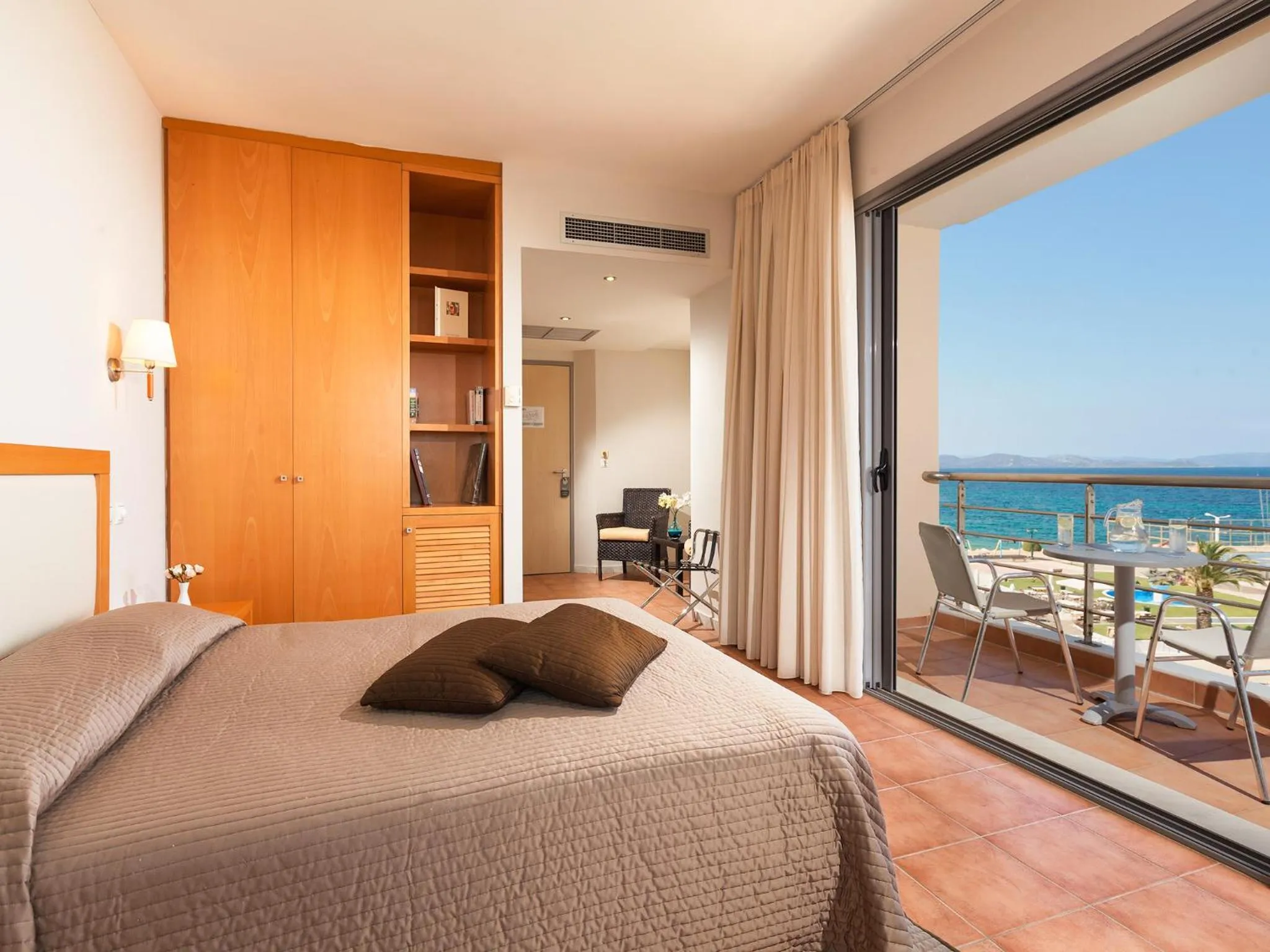 Photo of the whole room, Bed in Cabo Verde Hotel