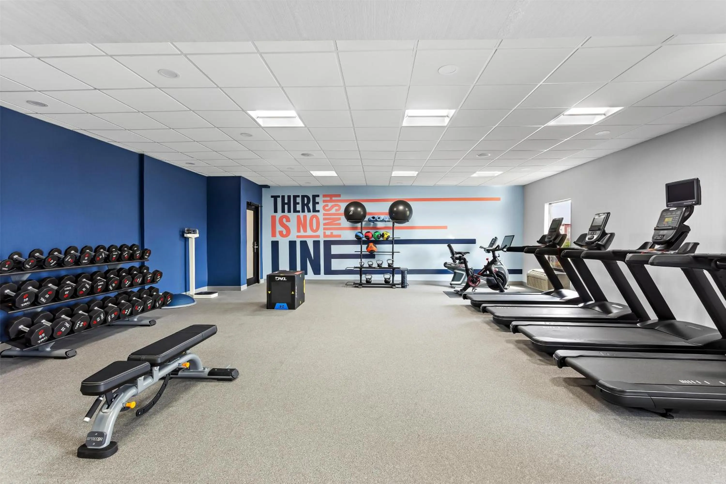 Fitness centre/facilities in Hampton Inn & Suites Bolingbrook