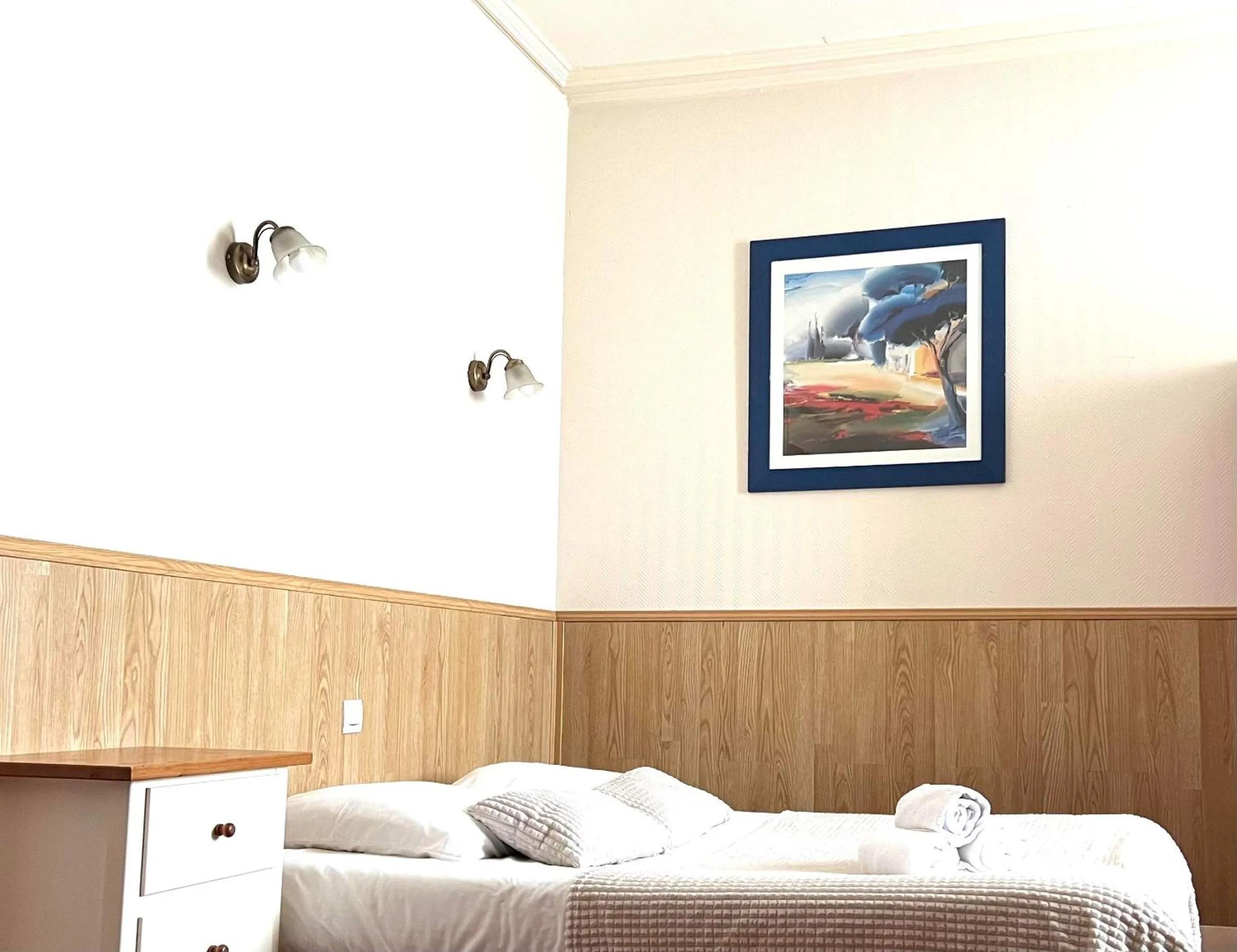 Quadruple Room with Shower in Hôtel de la Gare