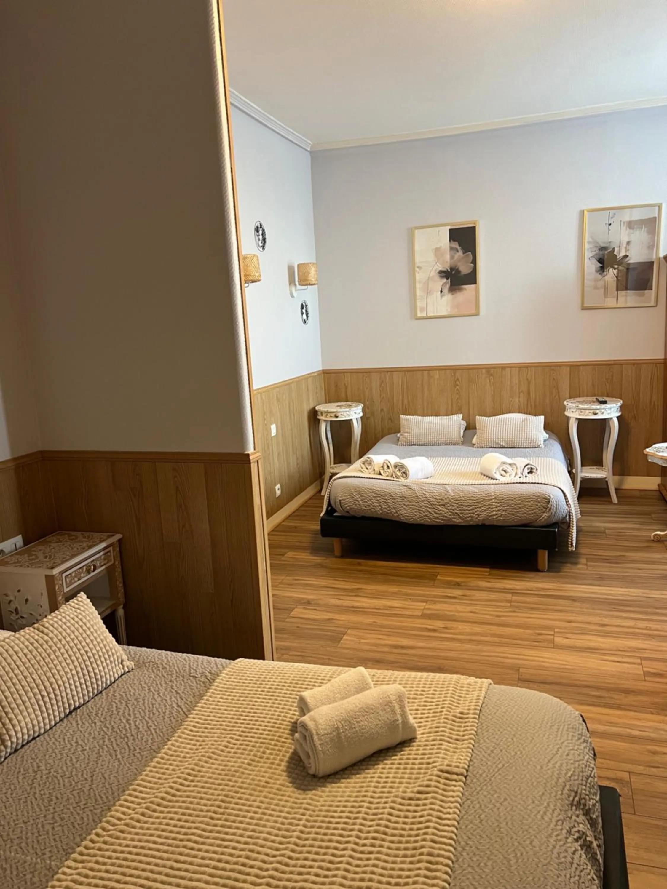 Bed in Hôtel Les Quais