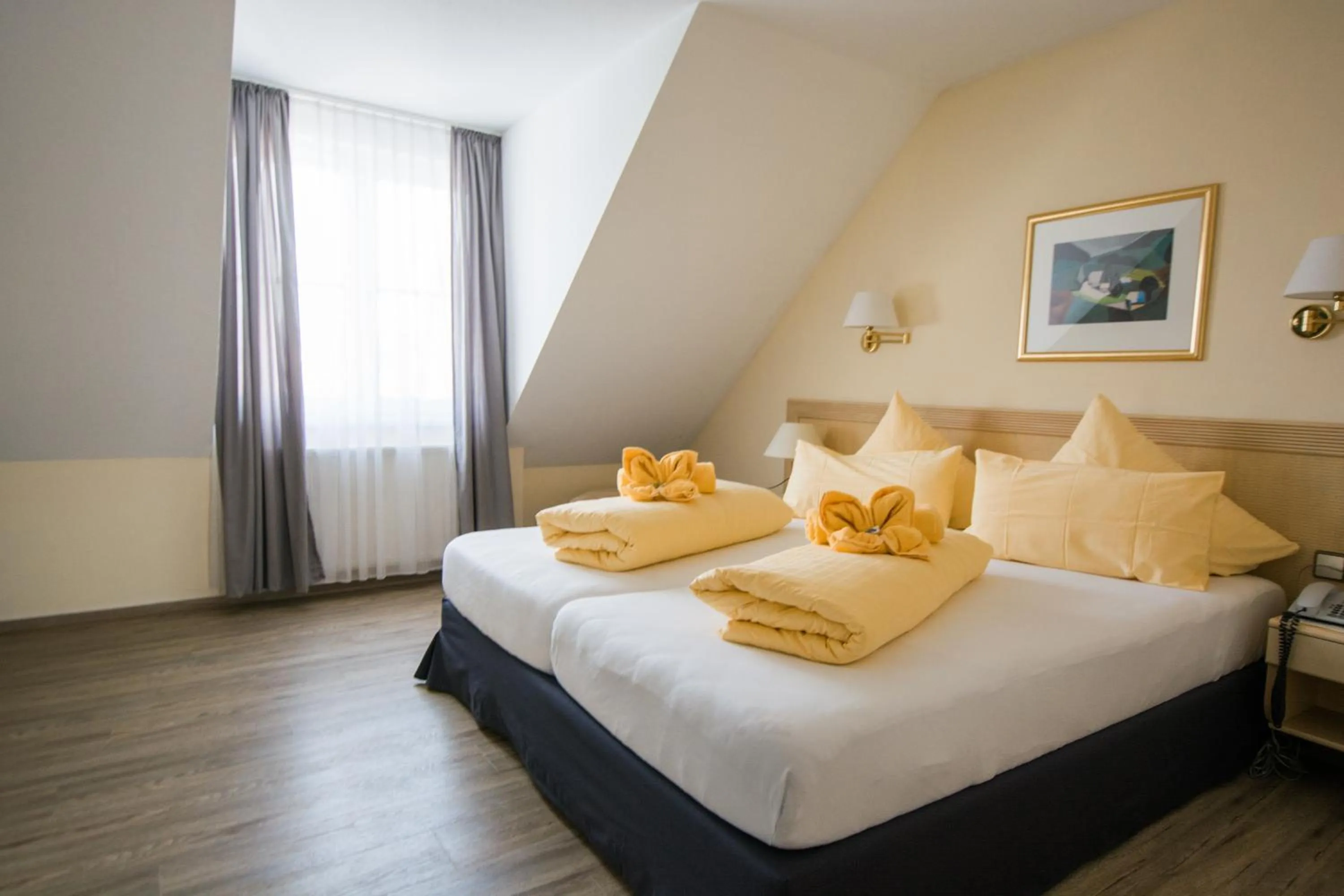 Bedroom, Bed in Hotel & Restaurant Mainaublick