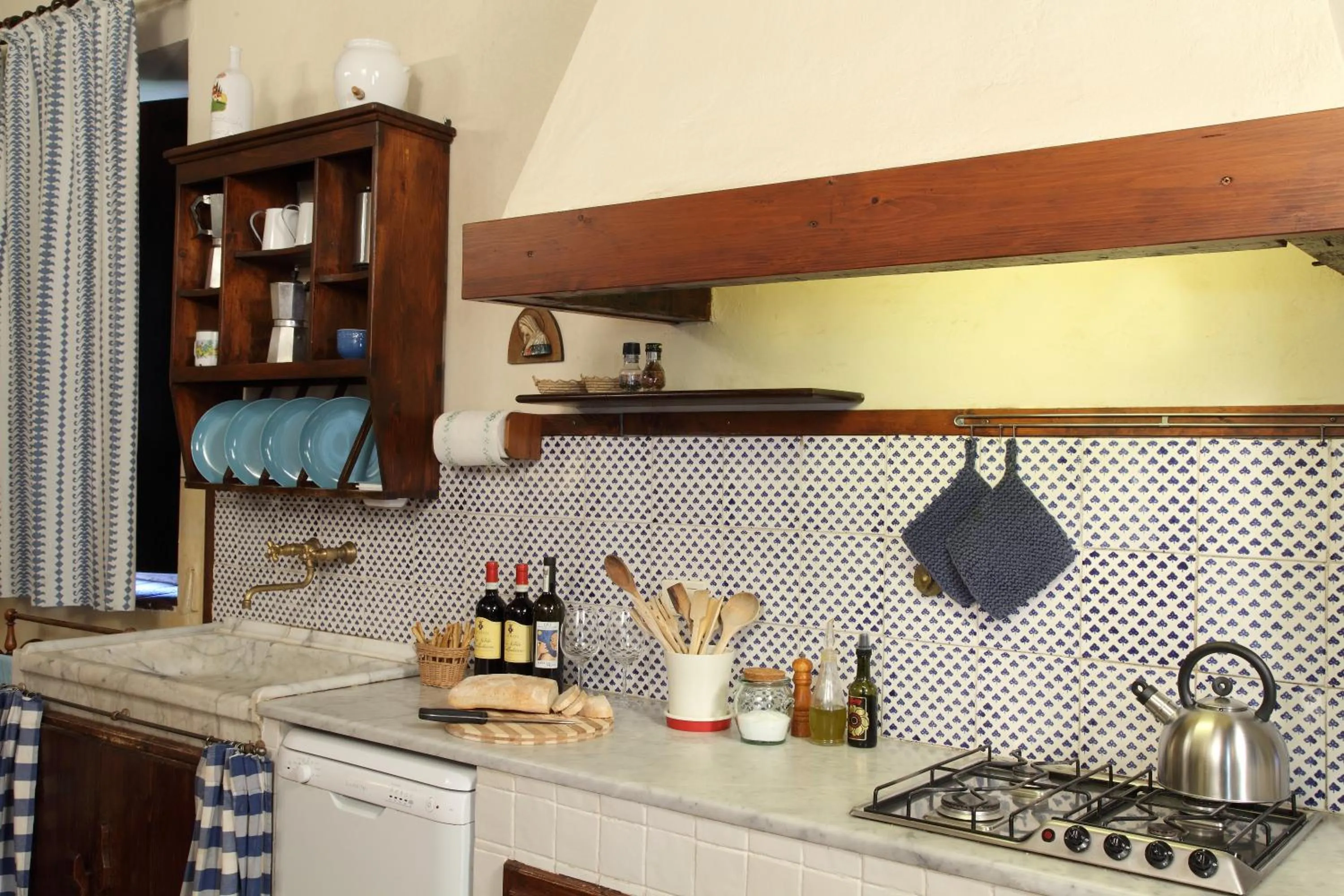 Communal kitchen in Rovezzano B&B