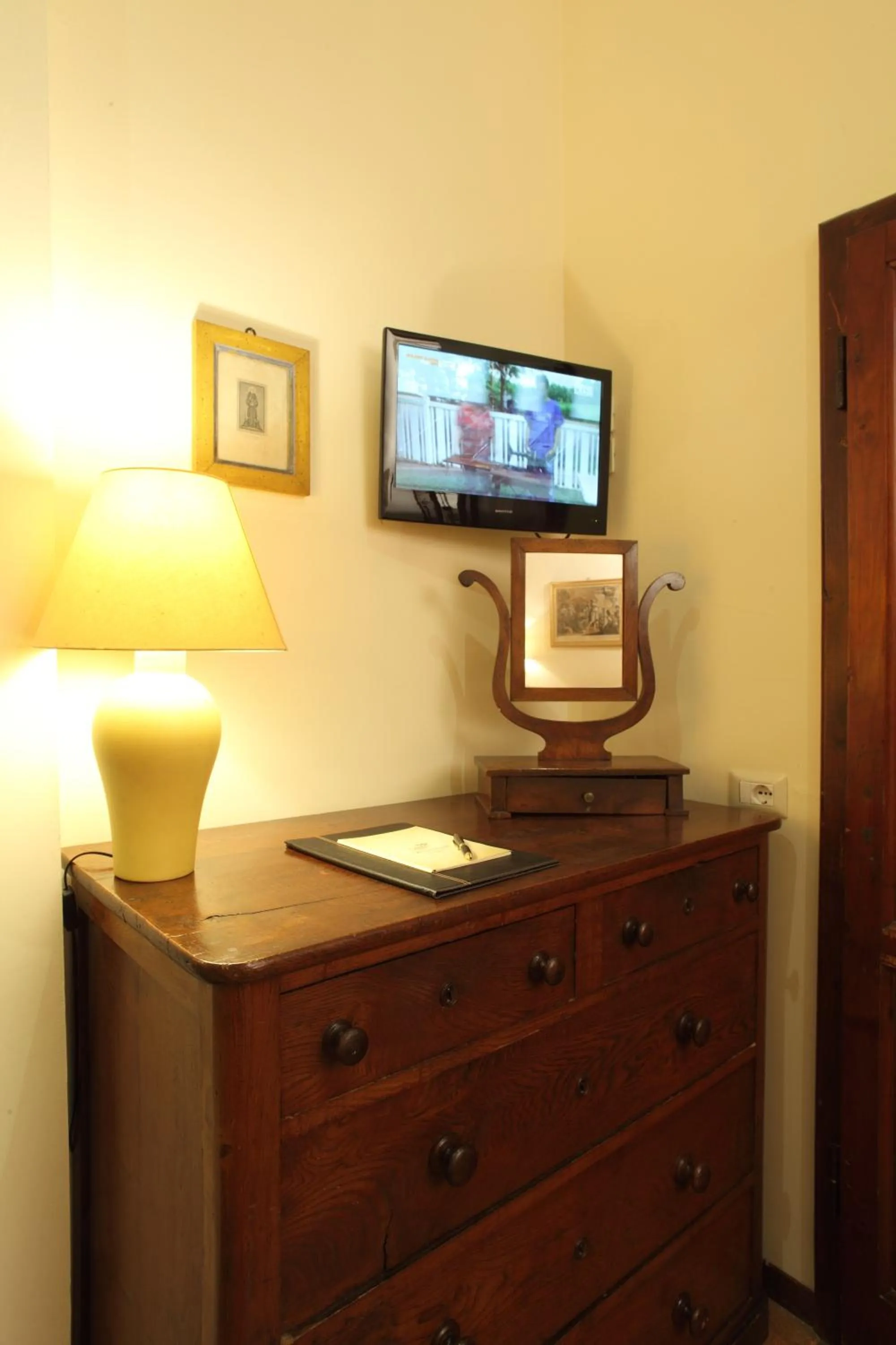 Decorative detail in Rovezzano B&B