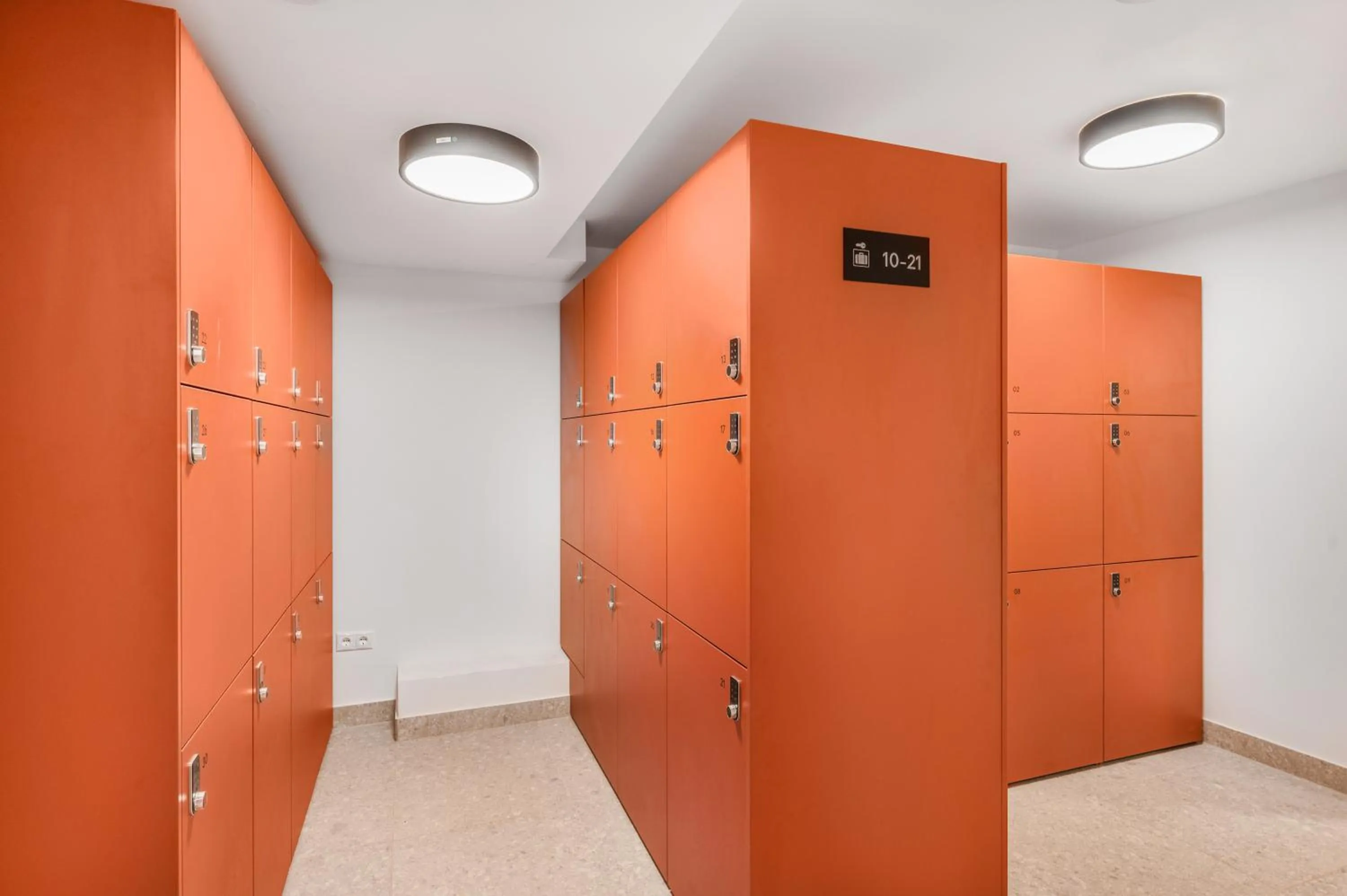 microwave in Florin Apart Hotel