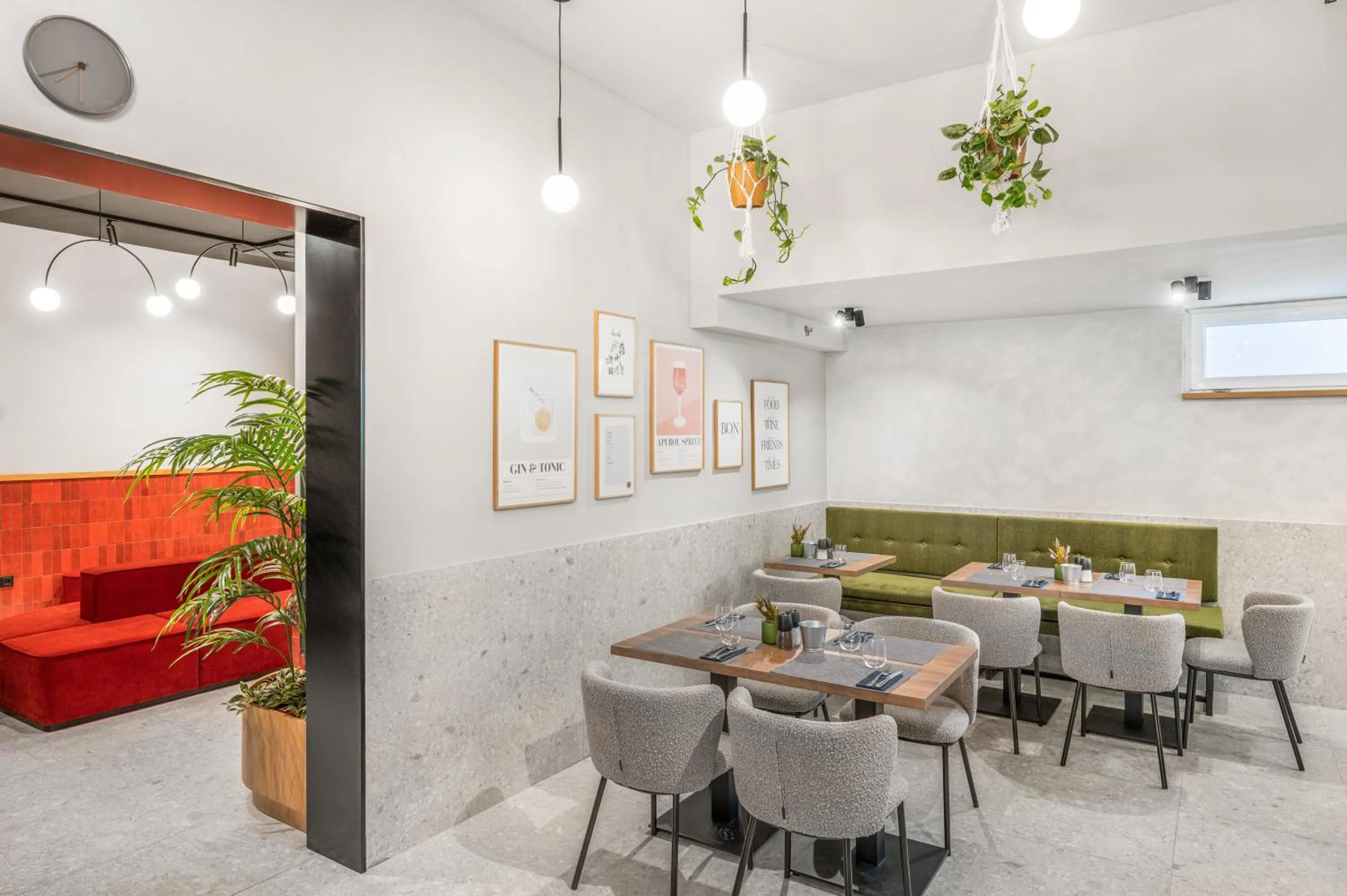 Restaurant/places to eat in Florin Apart Hotel