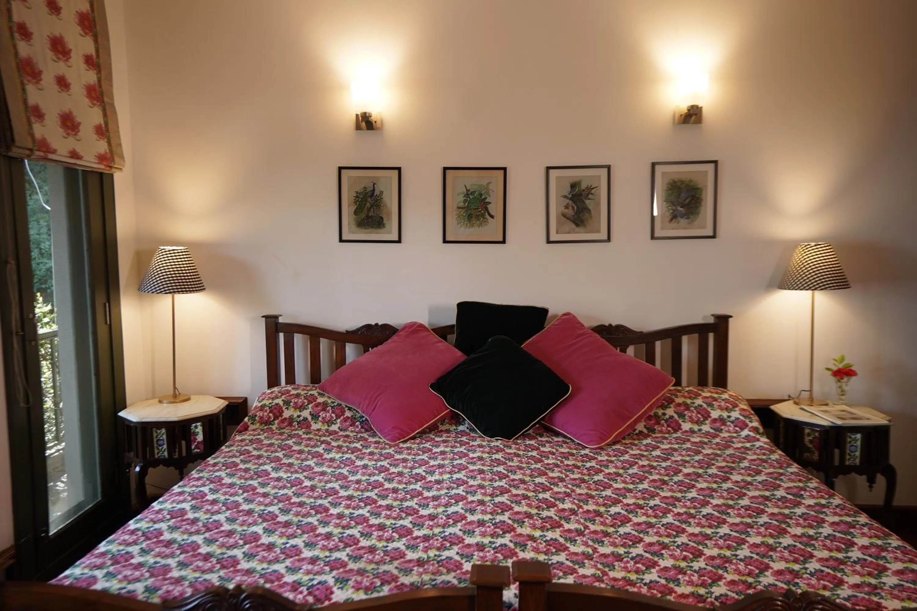 Bed in 7 Pines Kasauli