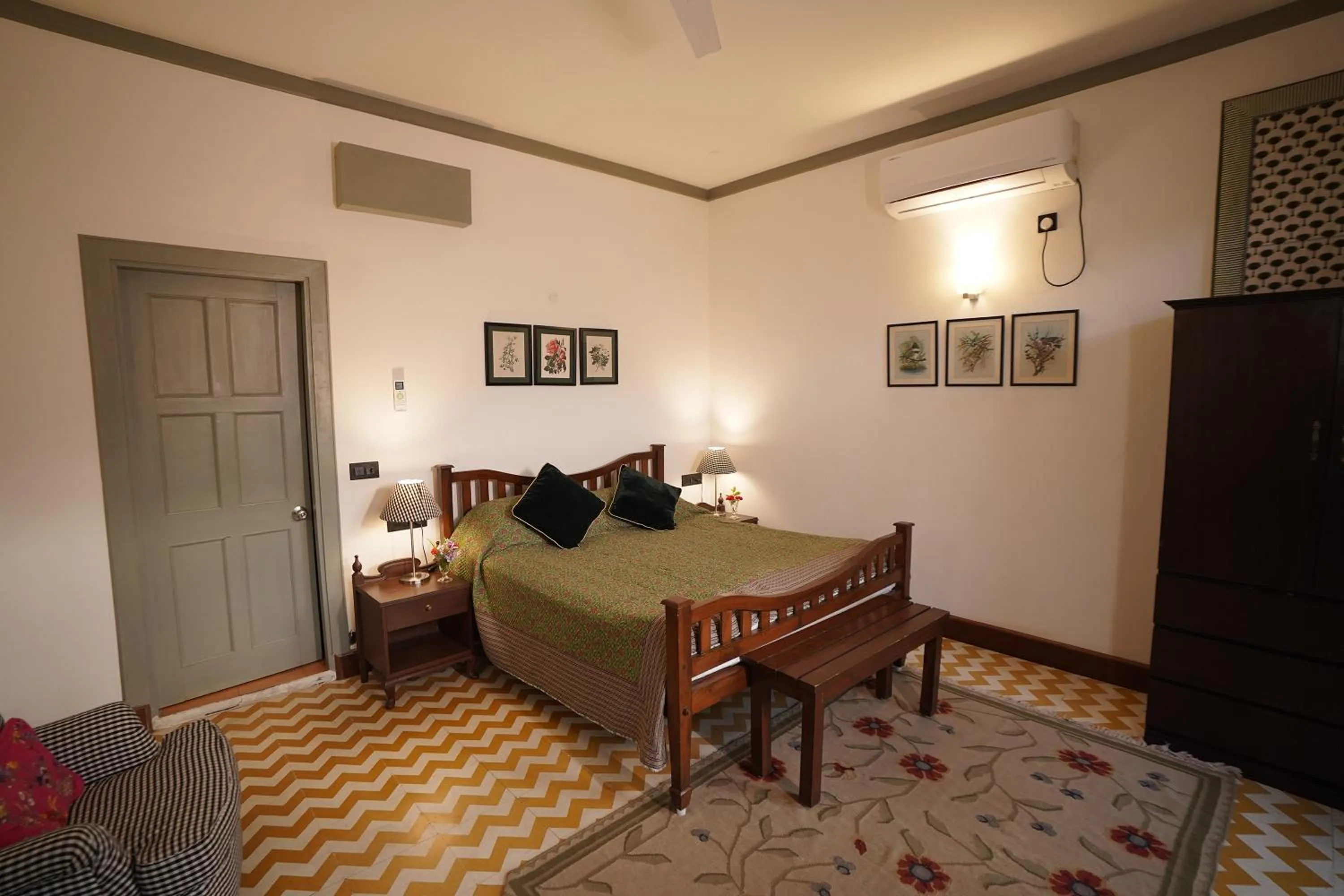 Bedroom in 7 Pines Kasauli