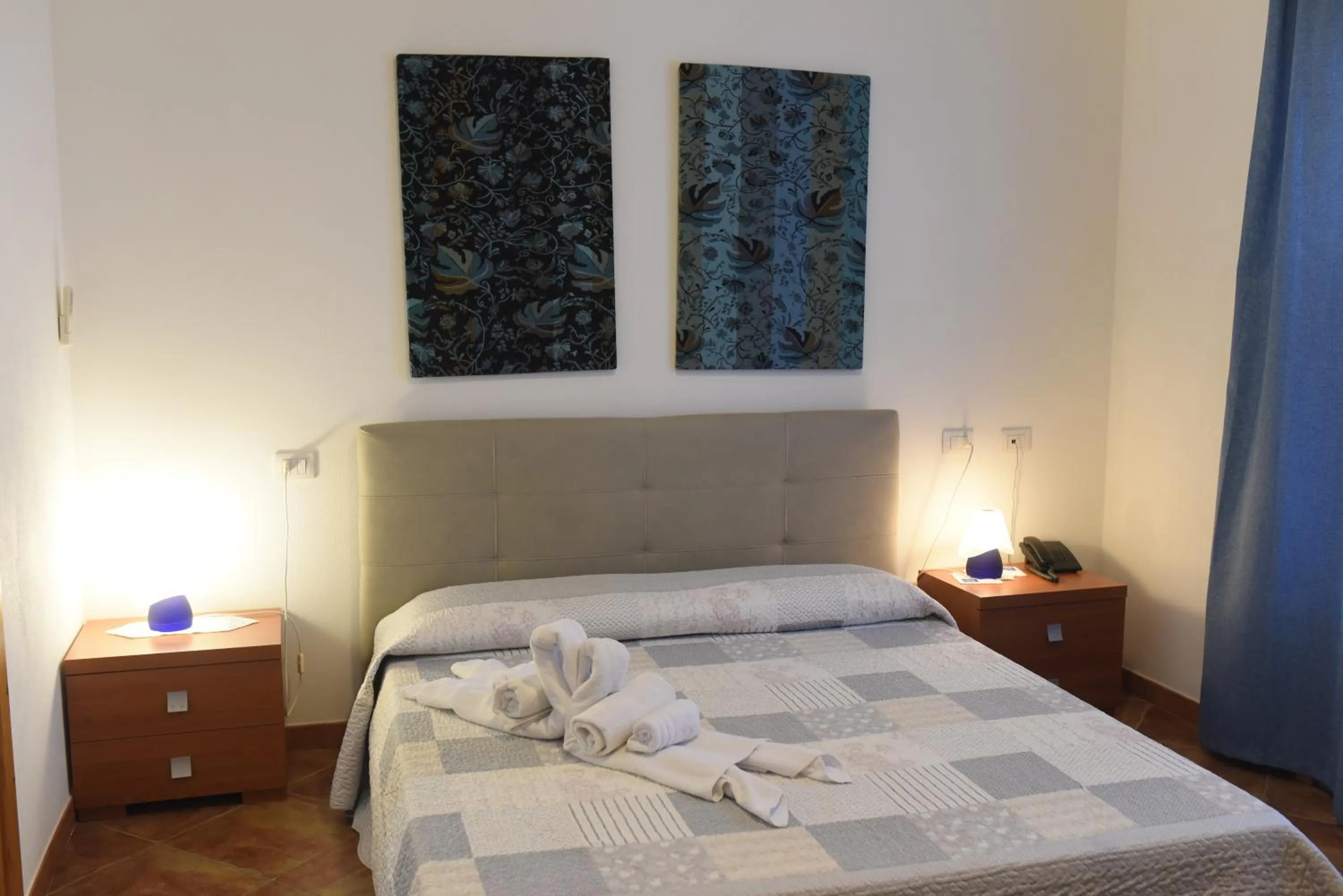 Bed in Hotel California