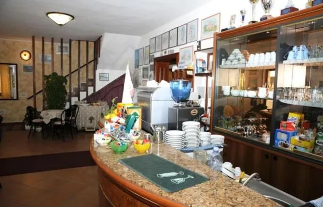 Food in Hotel California