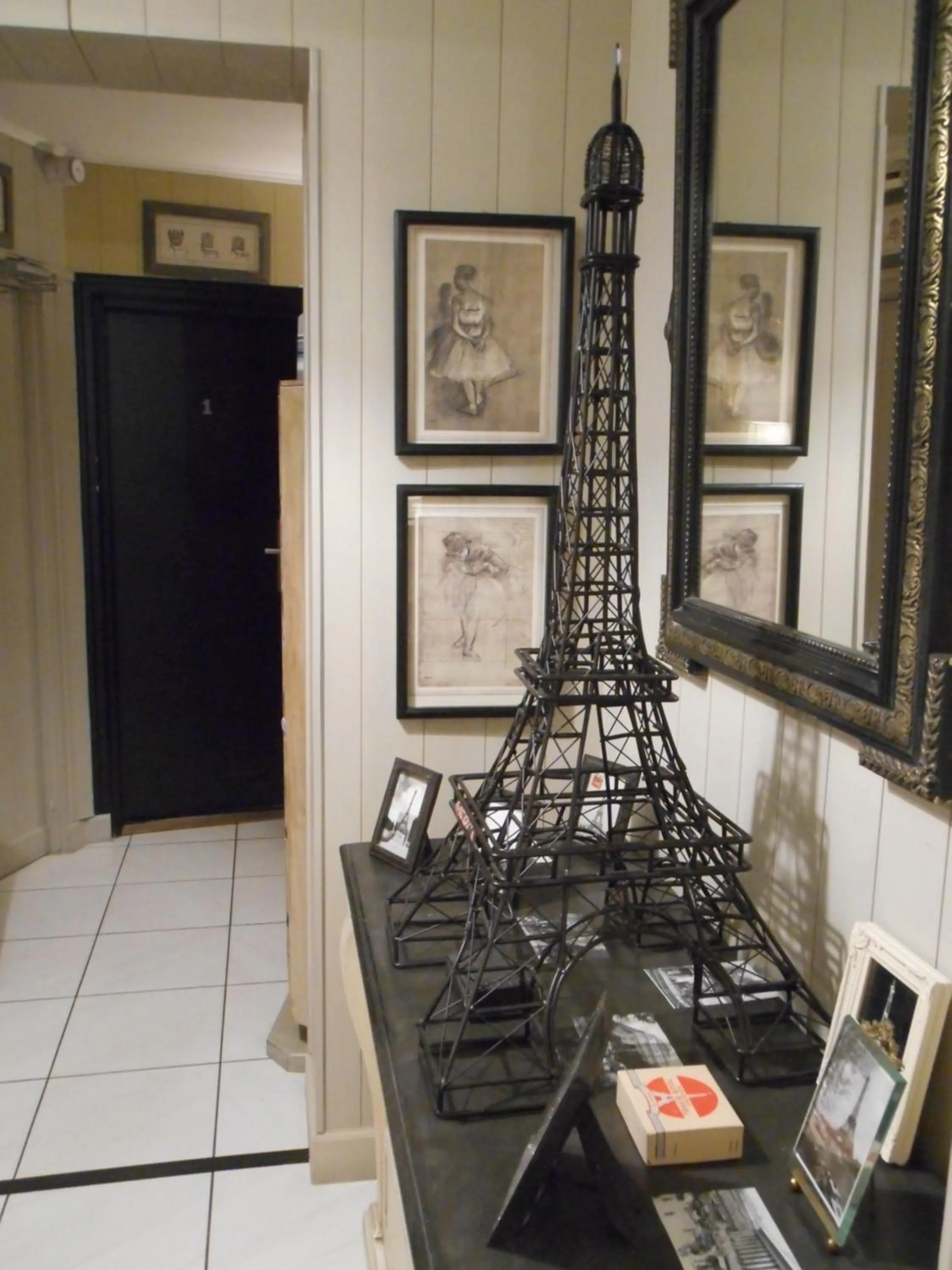 Lobby or reception in Hôtel de l'Avre