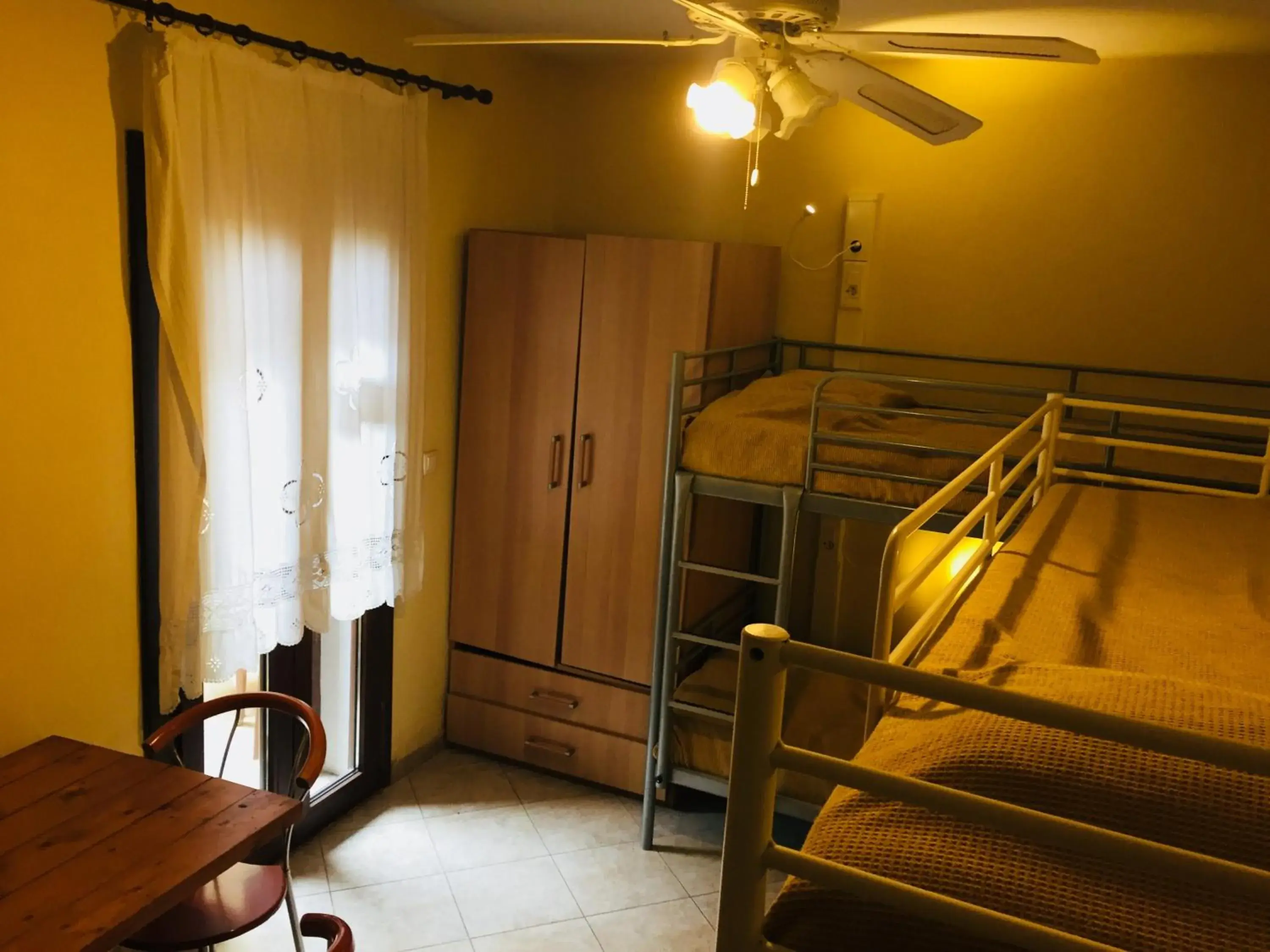 Bed in 4-Bed Female Dormitory Room in Studios Arabas Bed in 4-Bed Female Dormitory Room in Studios Arabas