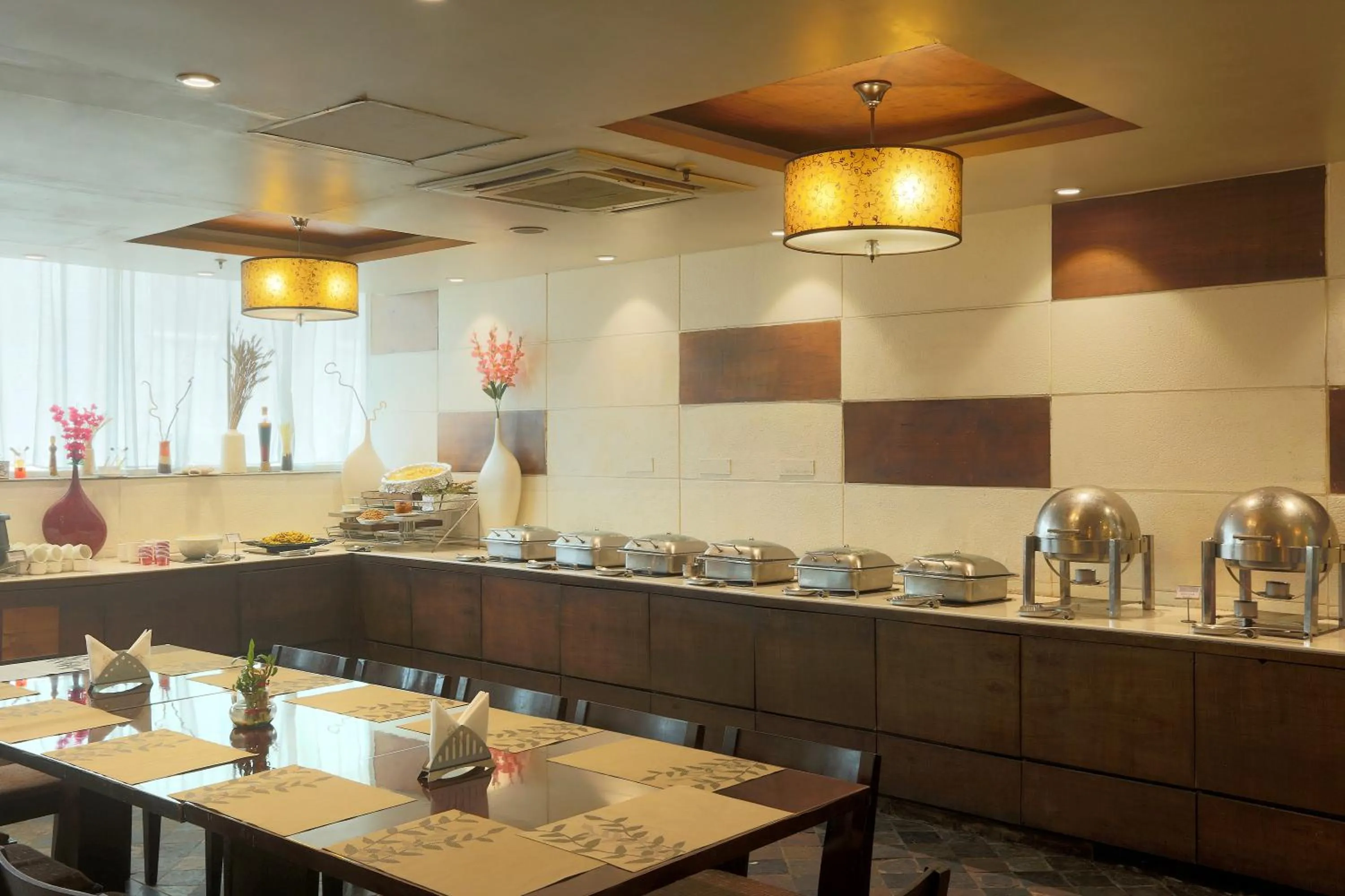 Restaurant/places to eat in Vesta International