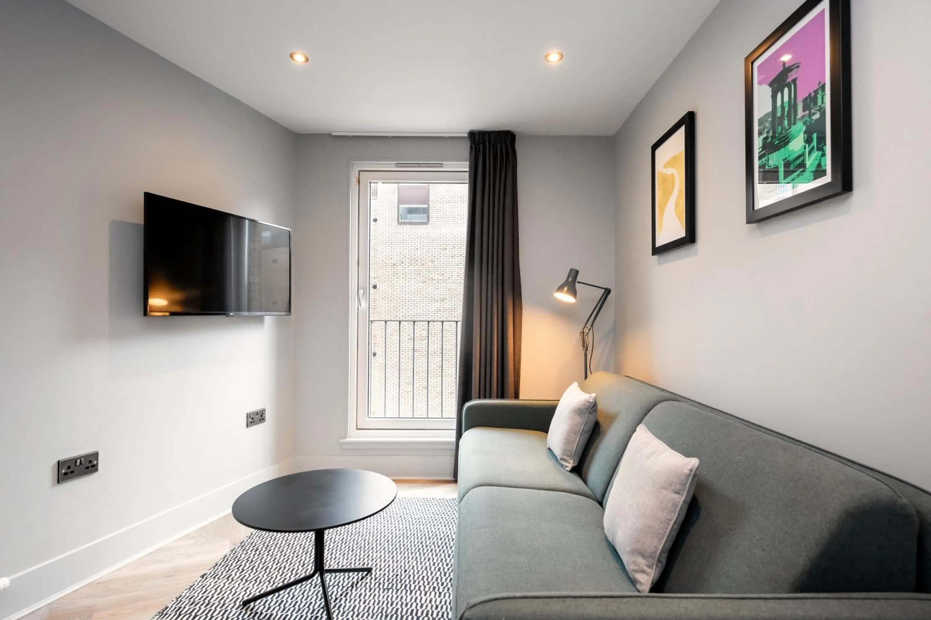 TV and multimedia in Staycity Aparthotels Edinburgh West End