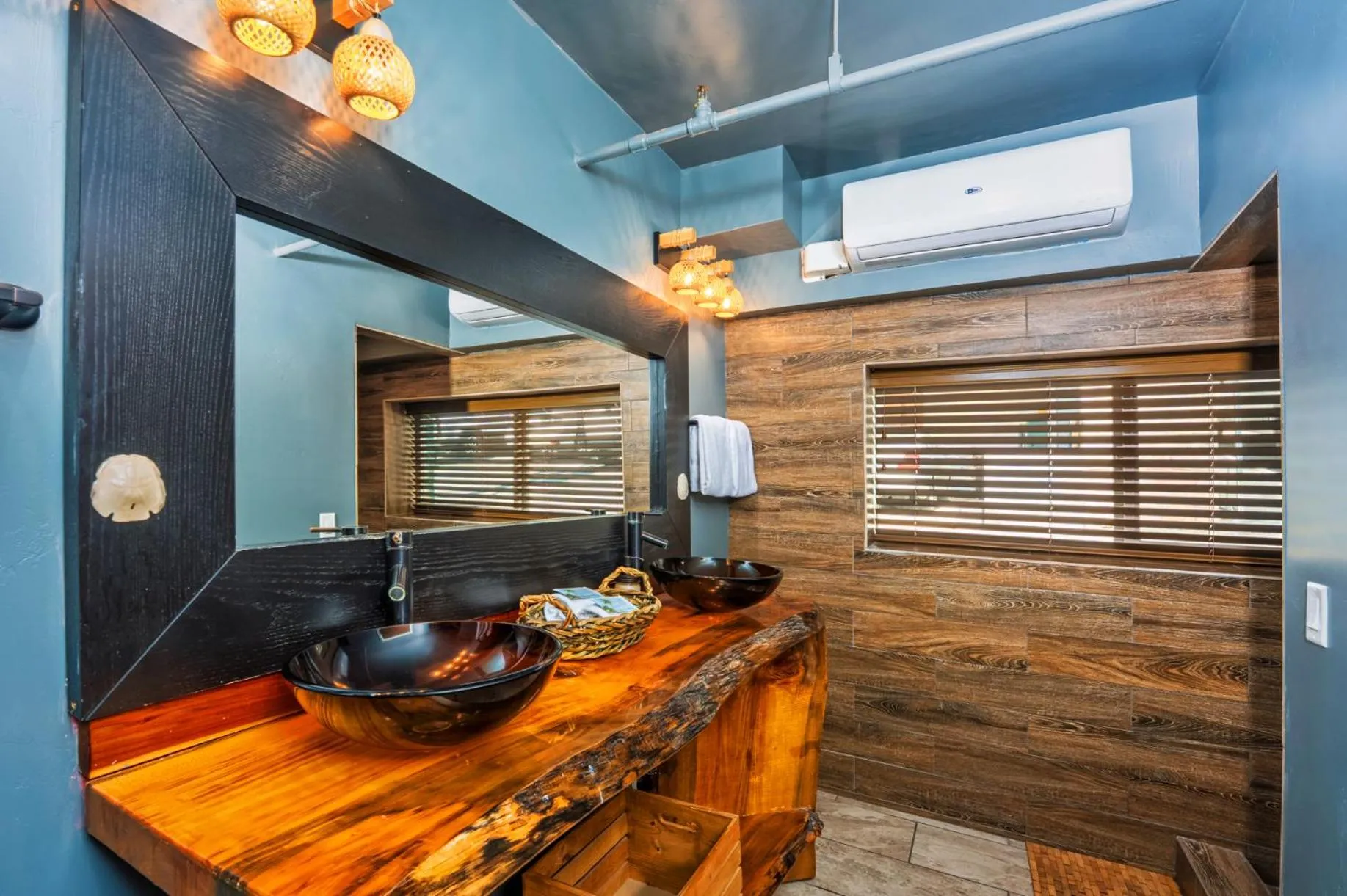 Bathroom in Nomads Hotel