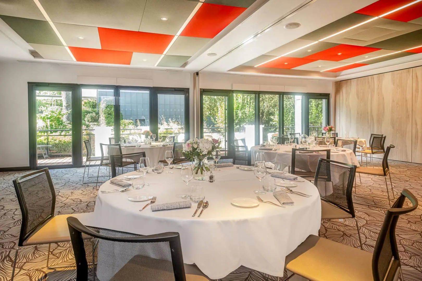 Business facilities in Château Belmont Tours by The Crest Collection