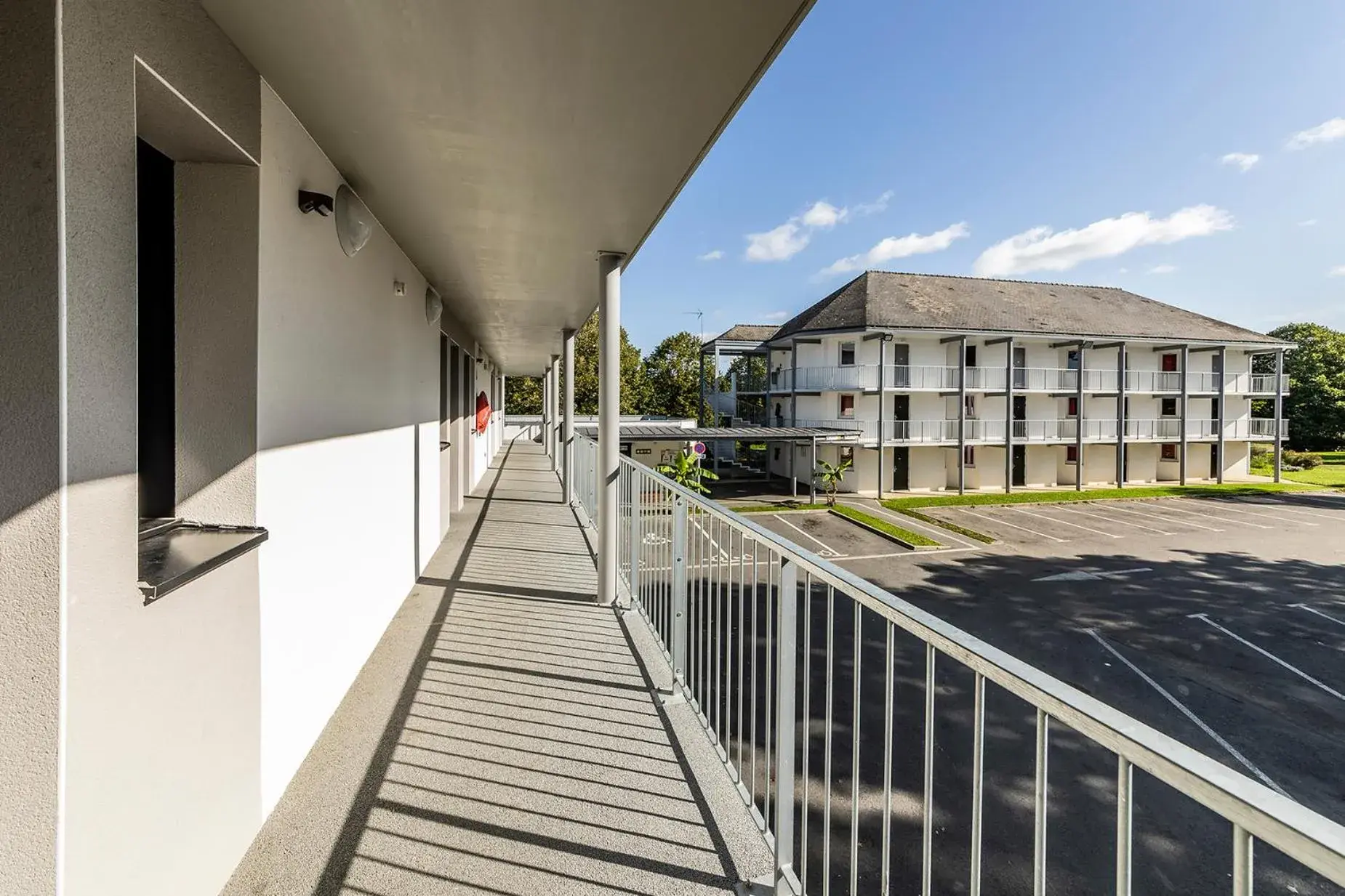 Comfort Triple Room in Hotel du Parc - Chantepie Comfort Triple Room in Hotel du Parc - Chantepie