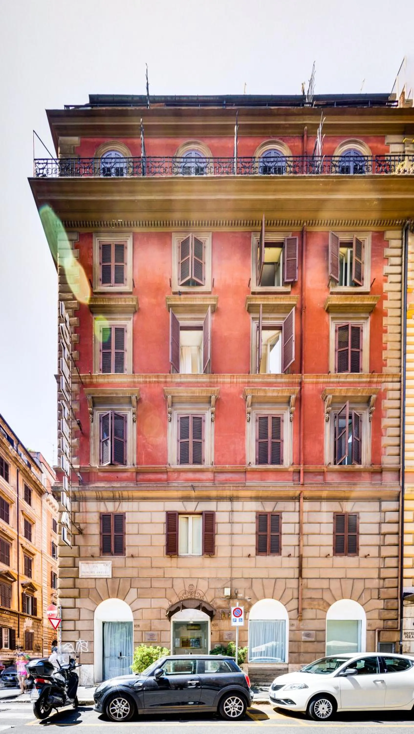 Property building in Hotel Terminal