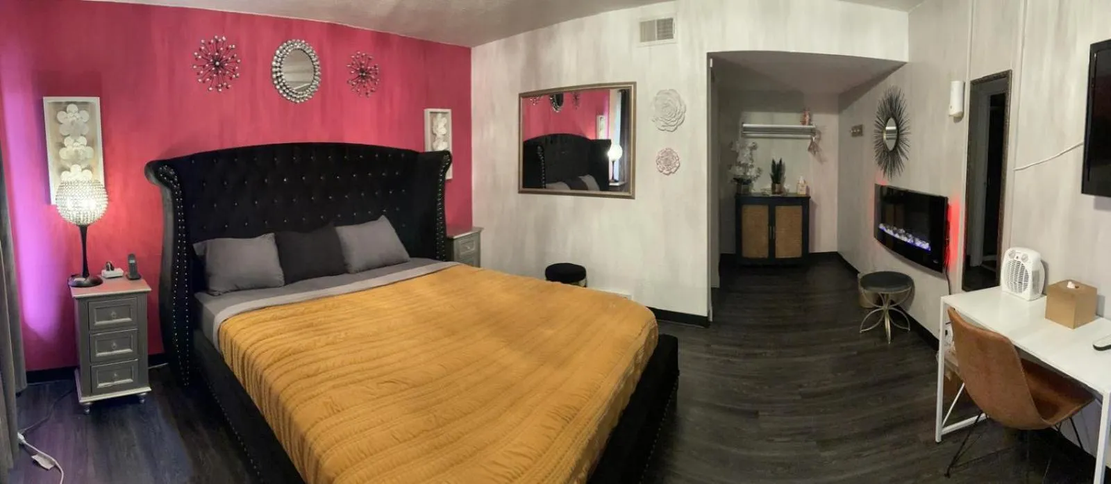 Bed in The Village Inn Hotel