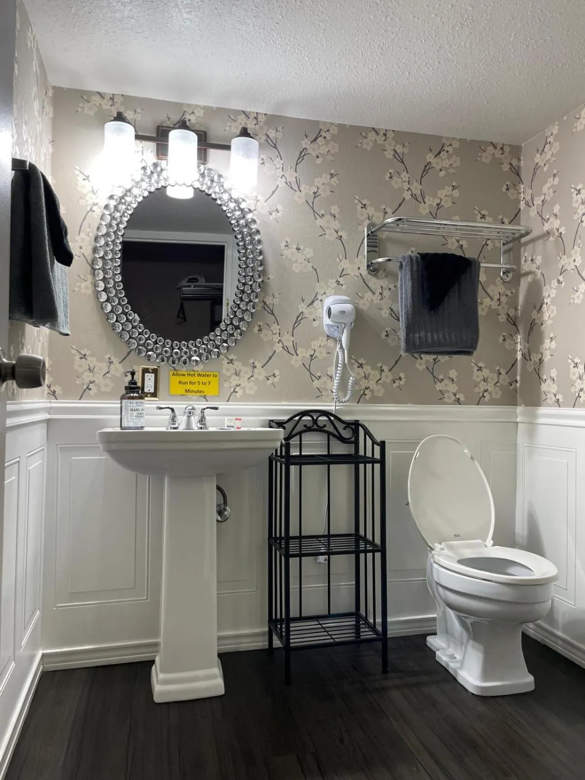 The Village Inn Hotel