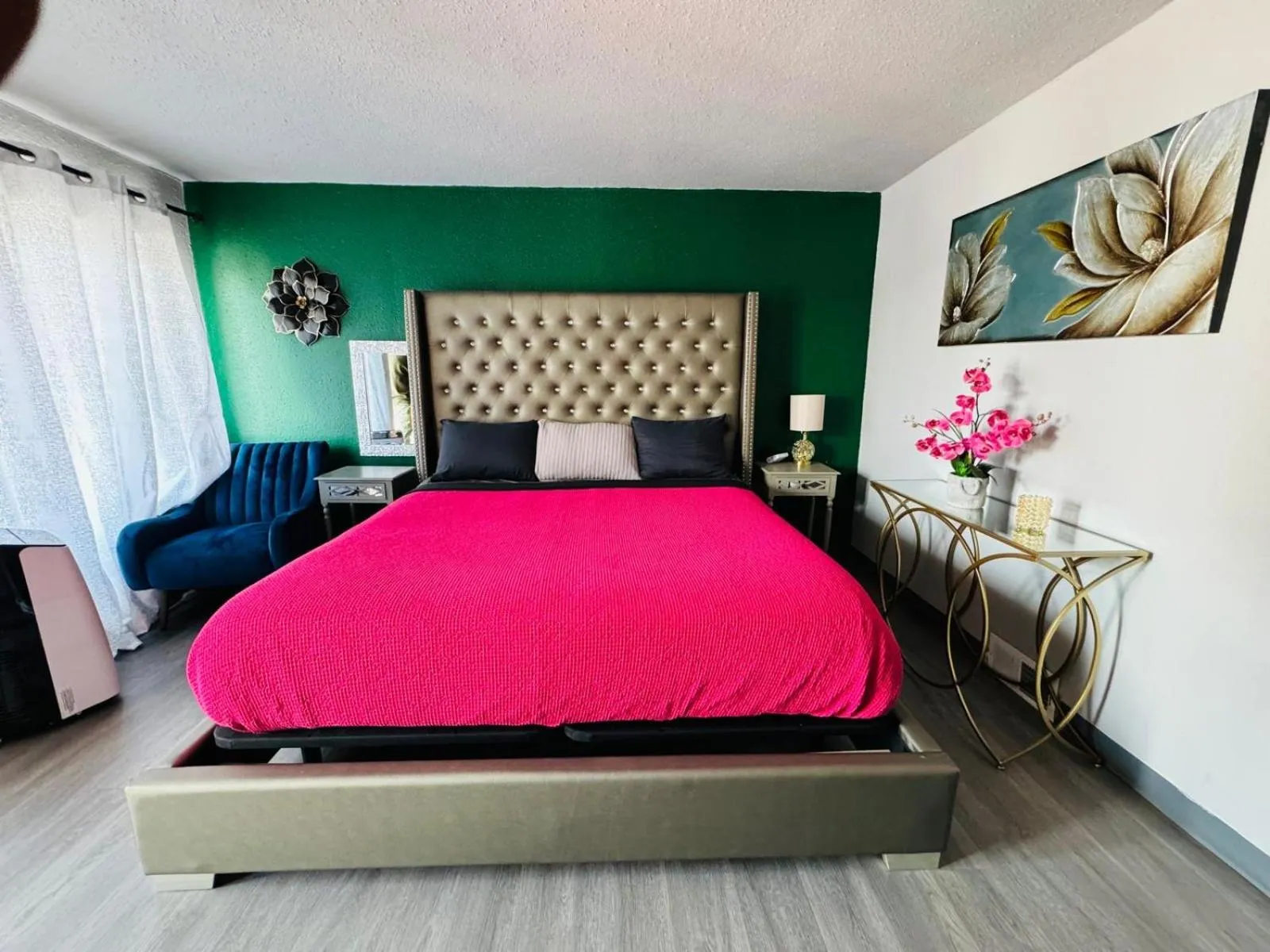 Bed in The Village Inn Hotel