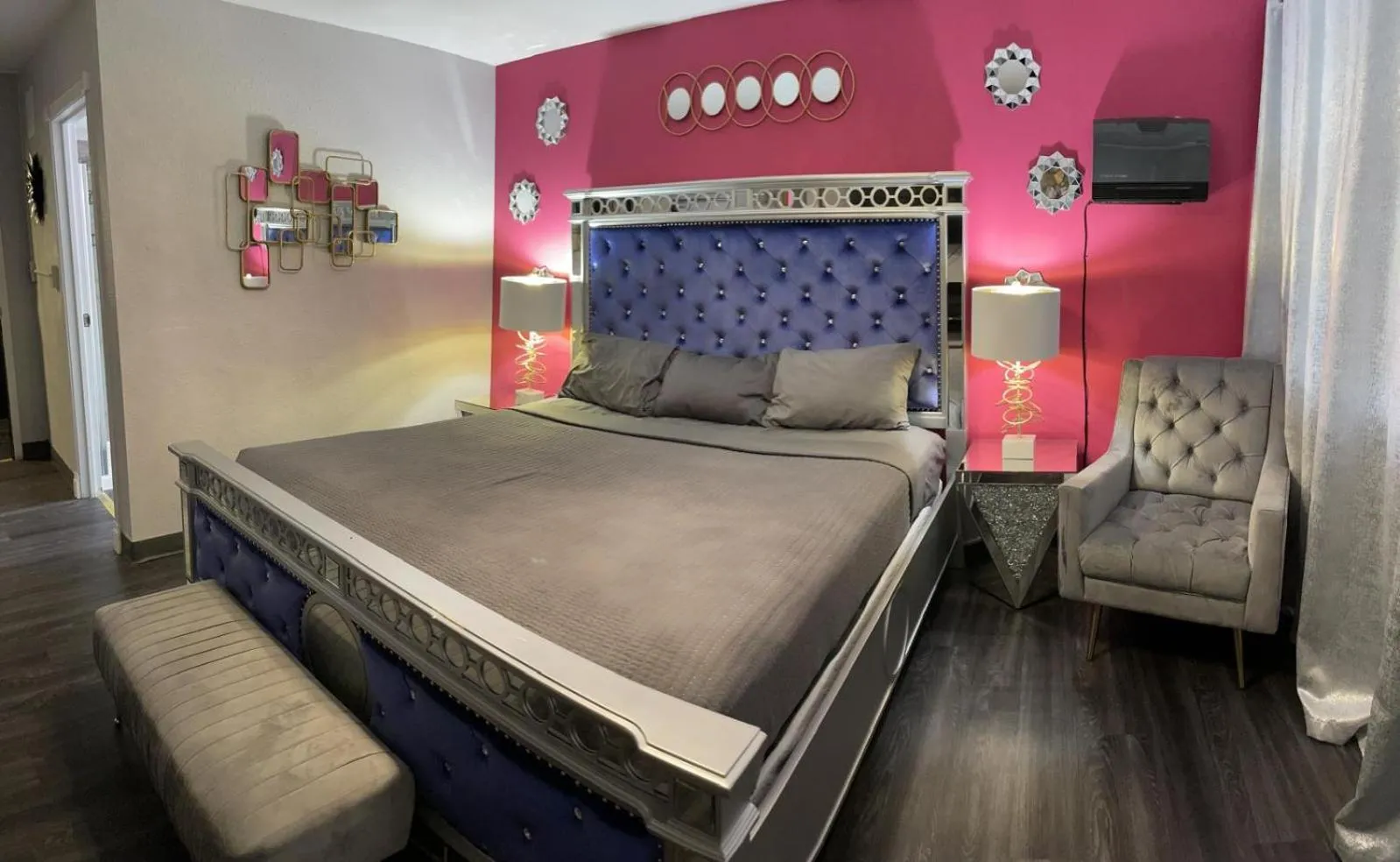 Bed in The Village Inn Hotel