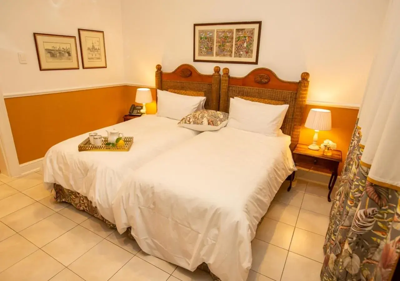 Twin Room with Shower in Hotel du Vin Franschhoek Twin Room with Shower in Hotel du Vin Franschhoek