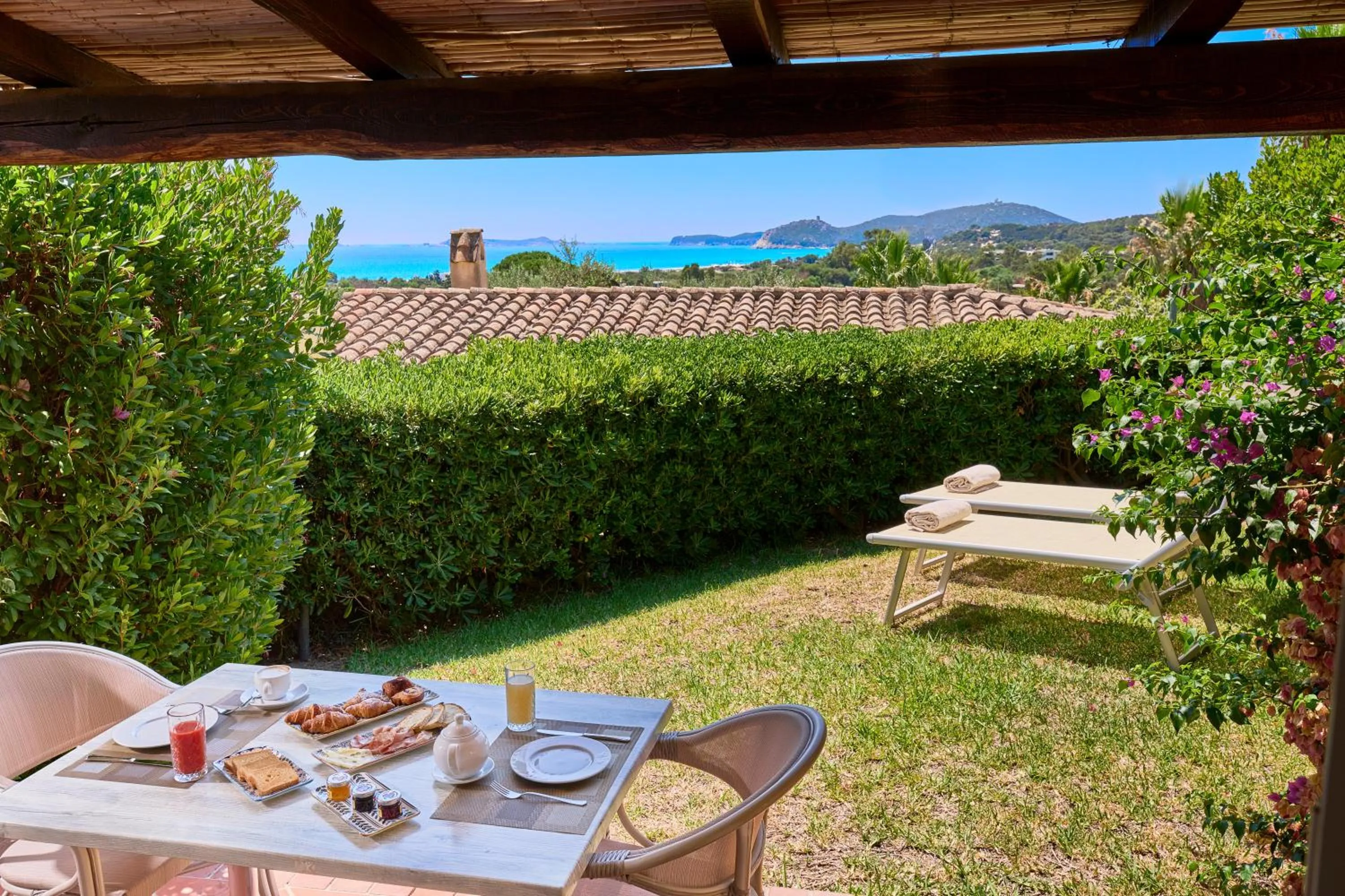 Sea view in Residence Le Bouganville