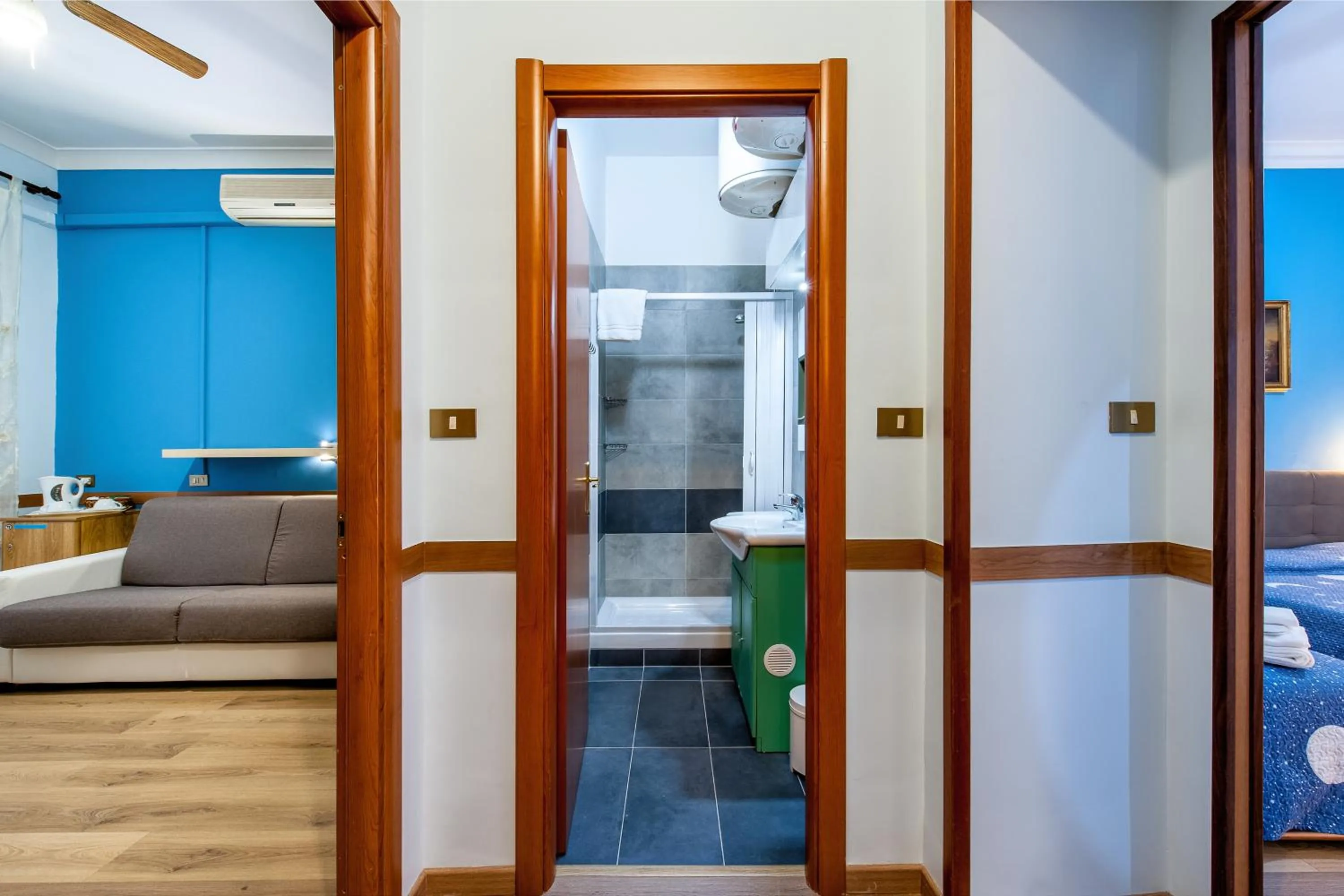 Shower, Bed in Alessandro A San Pietro Best Bed