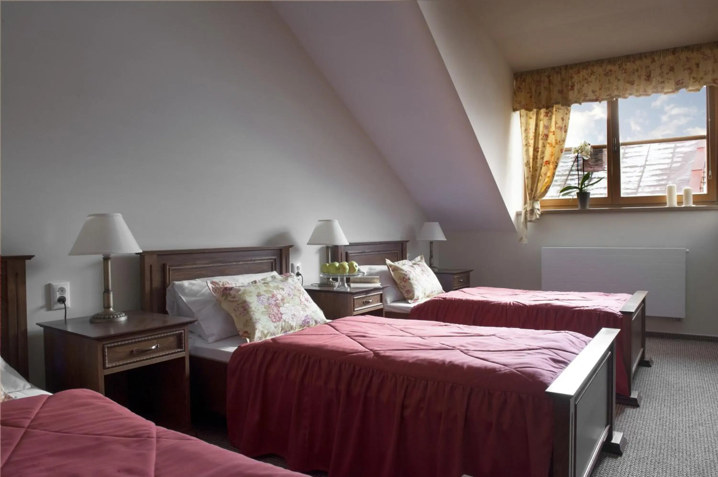 Triple Room in Hotel Pod Zamkem Triple Room in Hotel Pod Zamkem