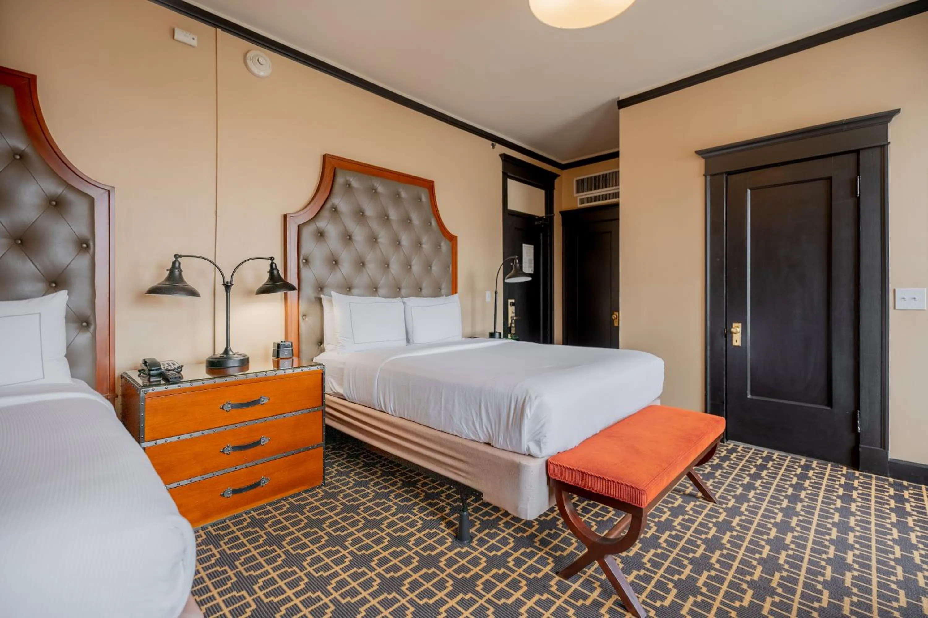 Photo of the whole room, Bed in The Peery Salt Lake City Downtown, Tapestry Collection by Hilton