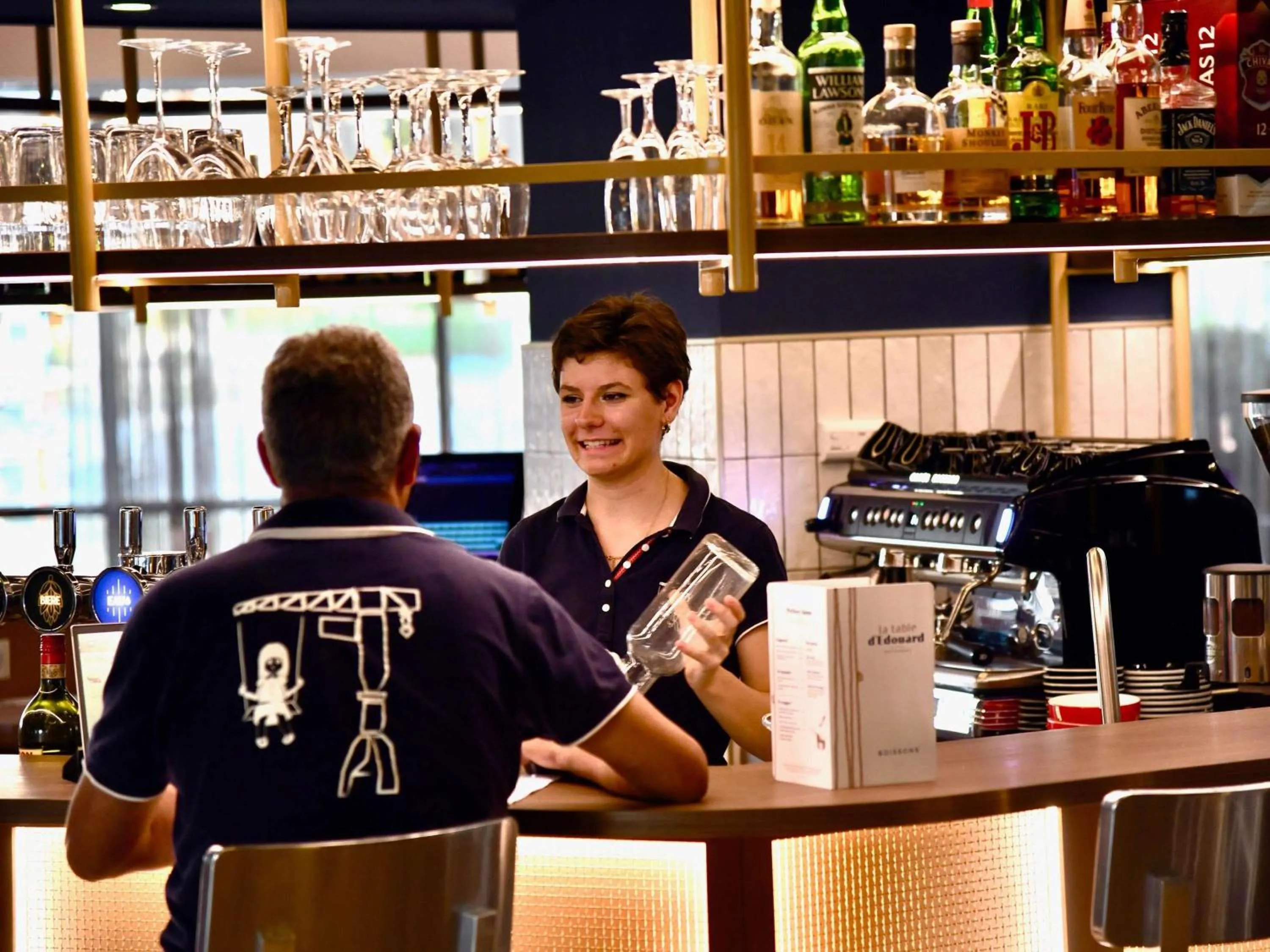 Lounge or bar in ibis Styles Nantes Reze Aéroport