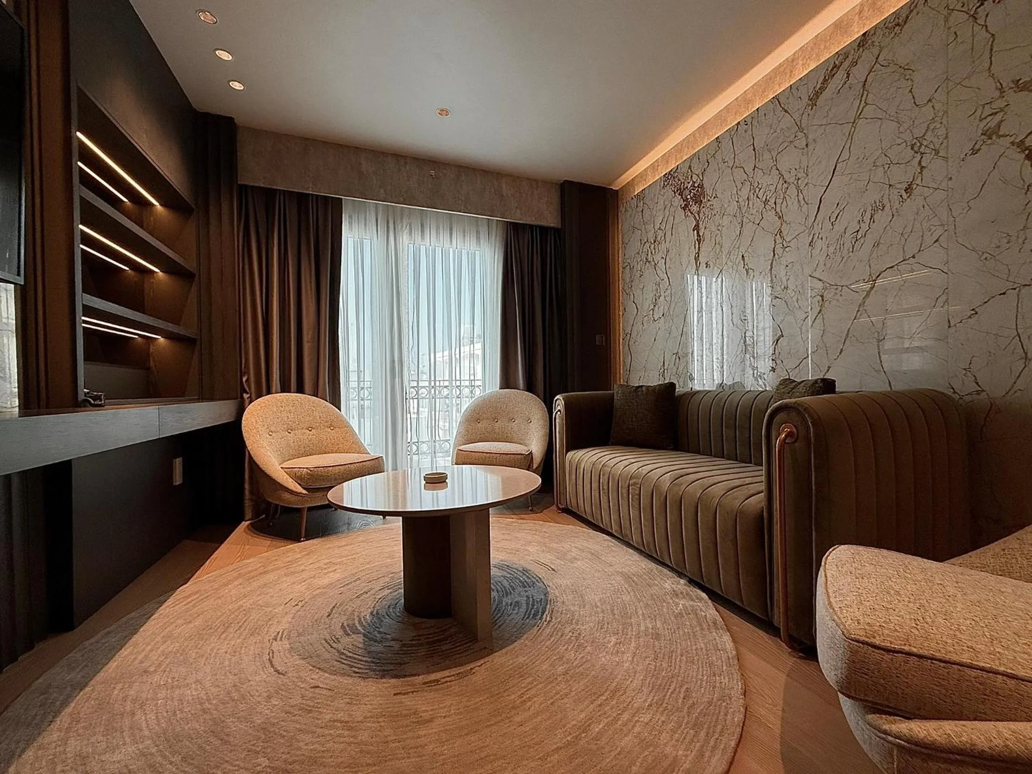 Living room in Rocks Hotel & Casino