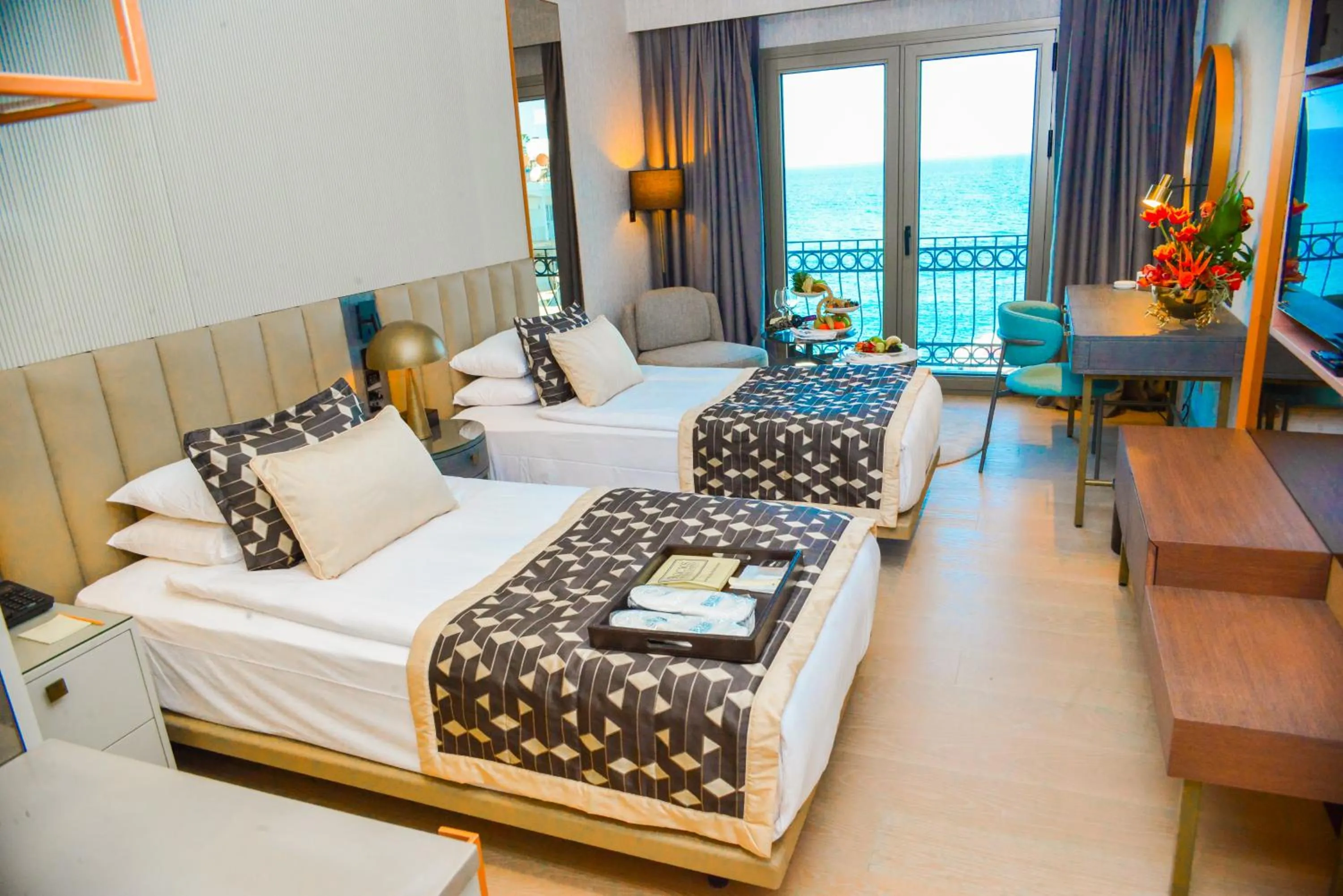 Bedroom, Bed in Rocks Hotel & Casino