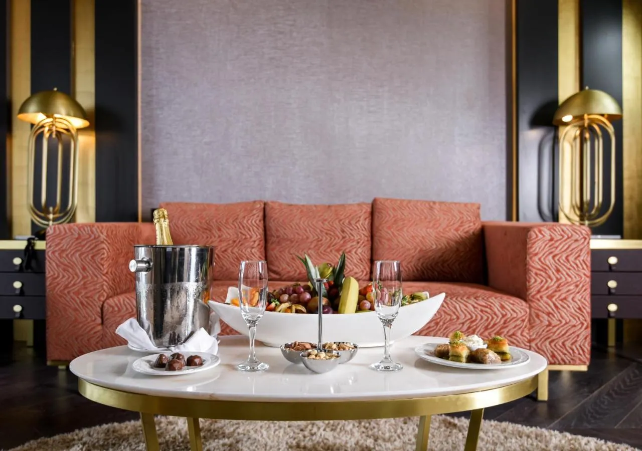 Living room in Rocks Hotel & Casino