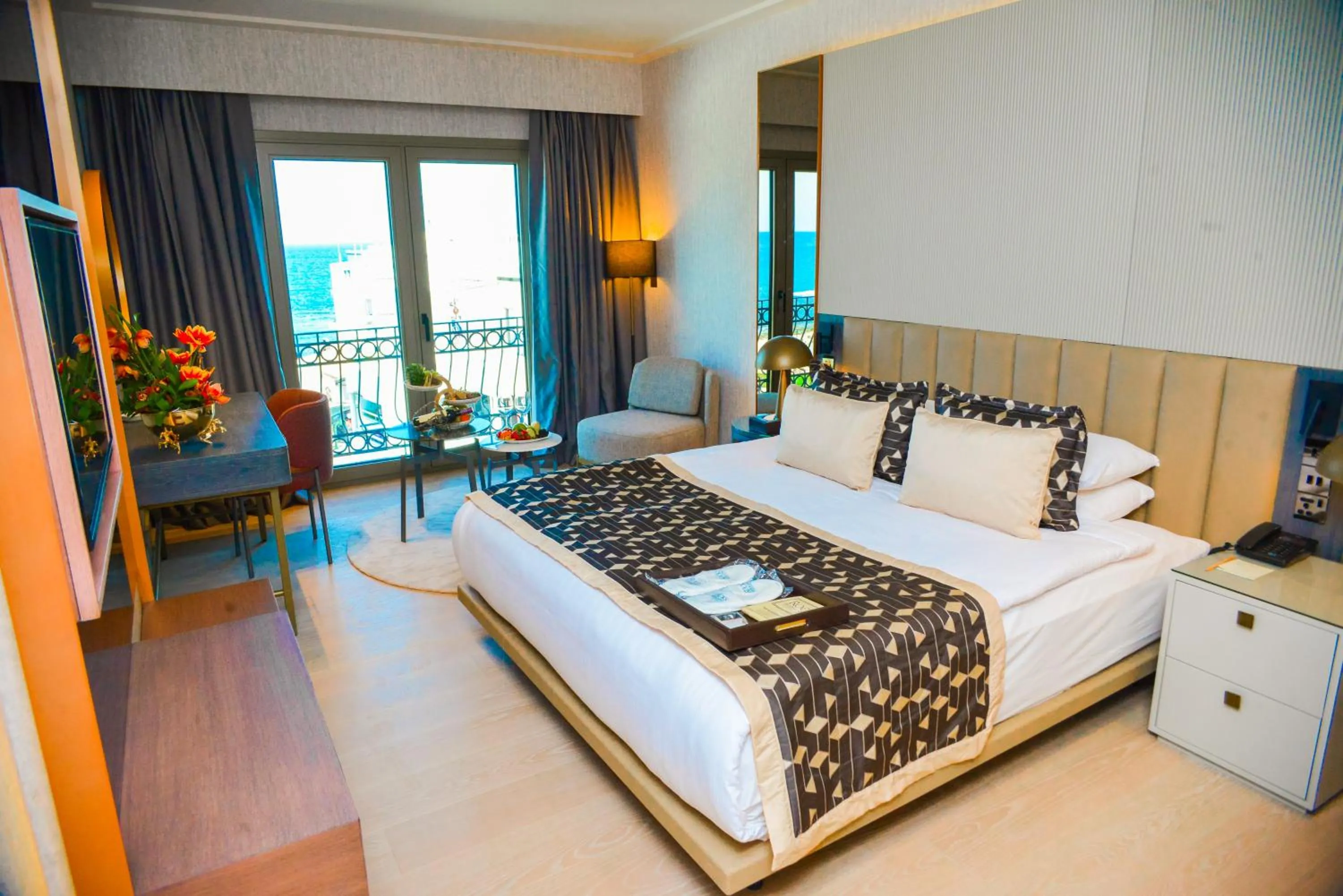 Bedroom, Bed in Rocks Hotel & Casino