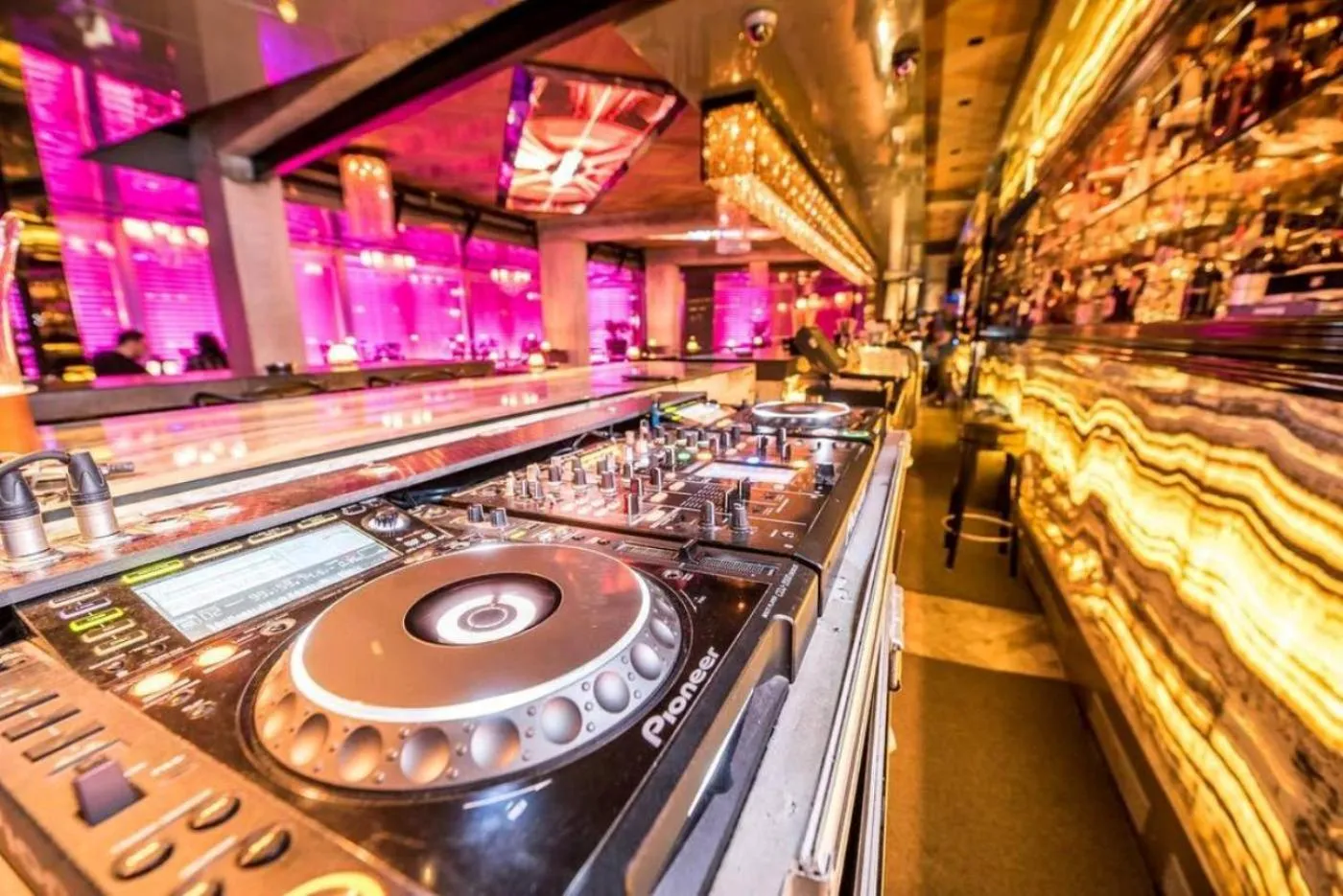 Food and drinks in Rocks Hotel & Casino