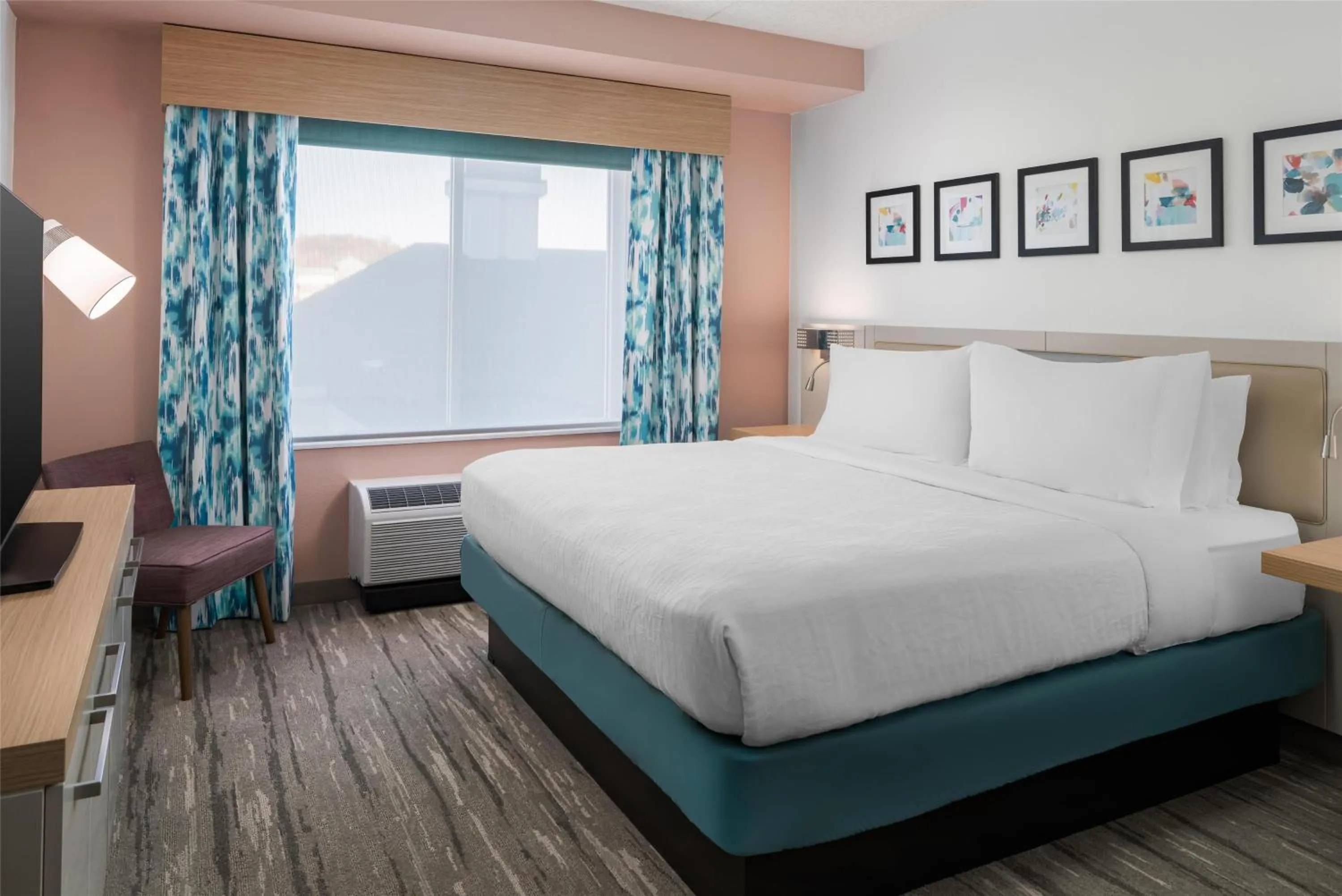 Bed in Hilton Garden Inn Rockaway