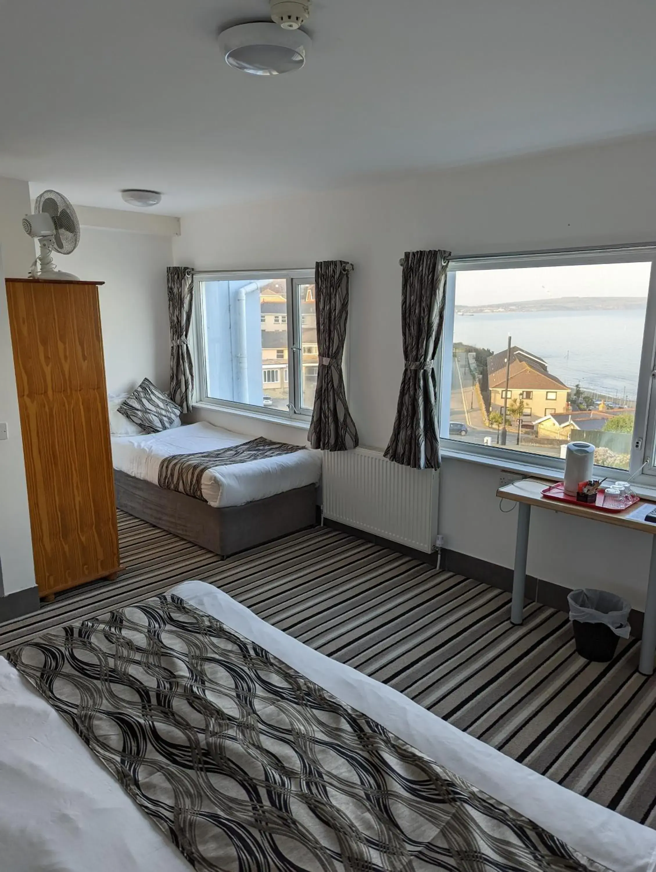 Superior Triple Room with Sea View in Mayfair Hotel - Isle Of Wight Superior Triple Room with Sea View in Mayfair Hotel - Isle Of Wight