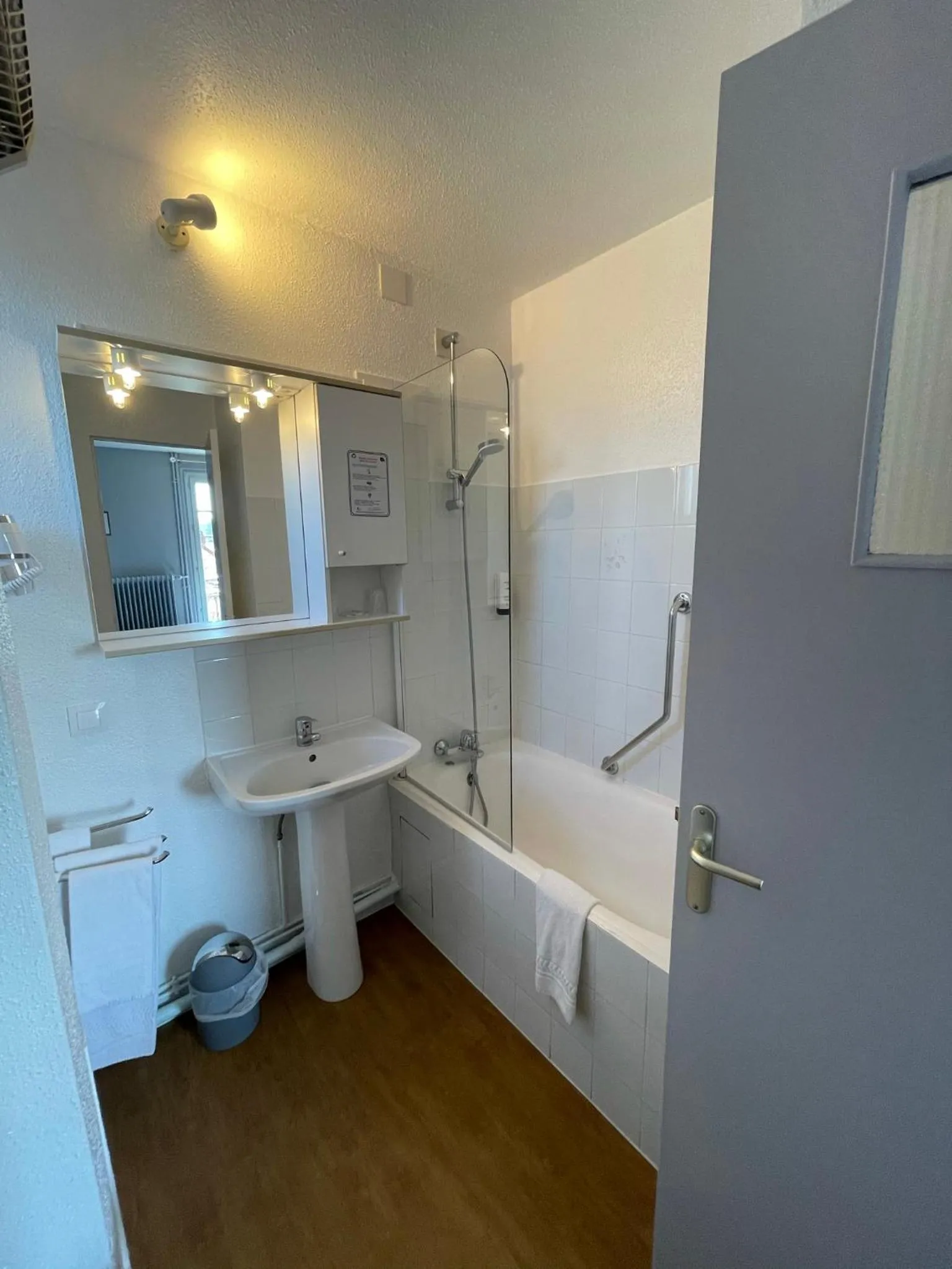 "Contact Hôtel" Le Saint Rémy - Chalon Sud