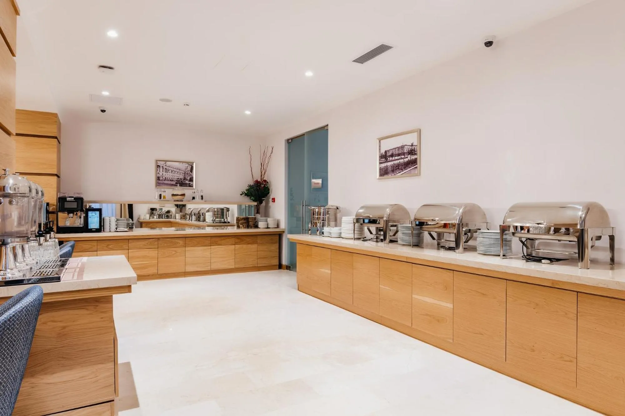 Restaurant/places to eat in Ramada by Wyndham Astana