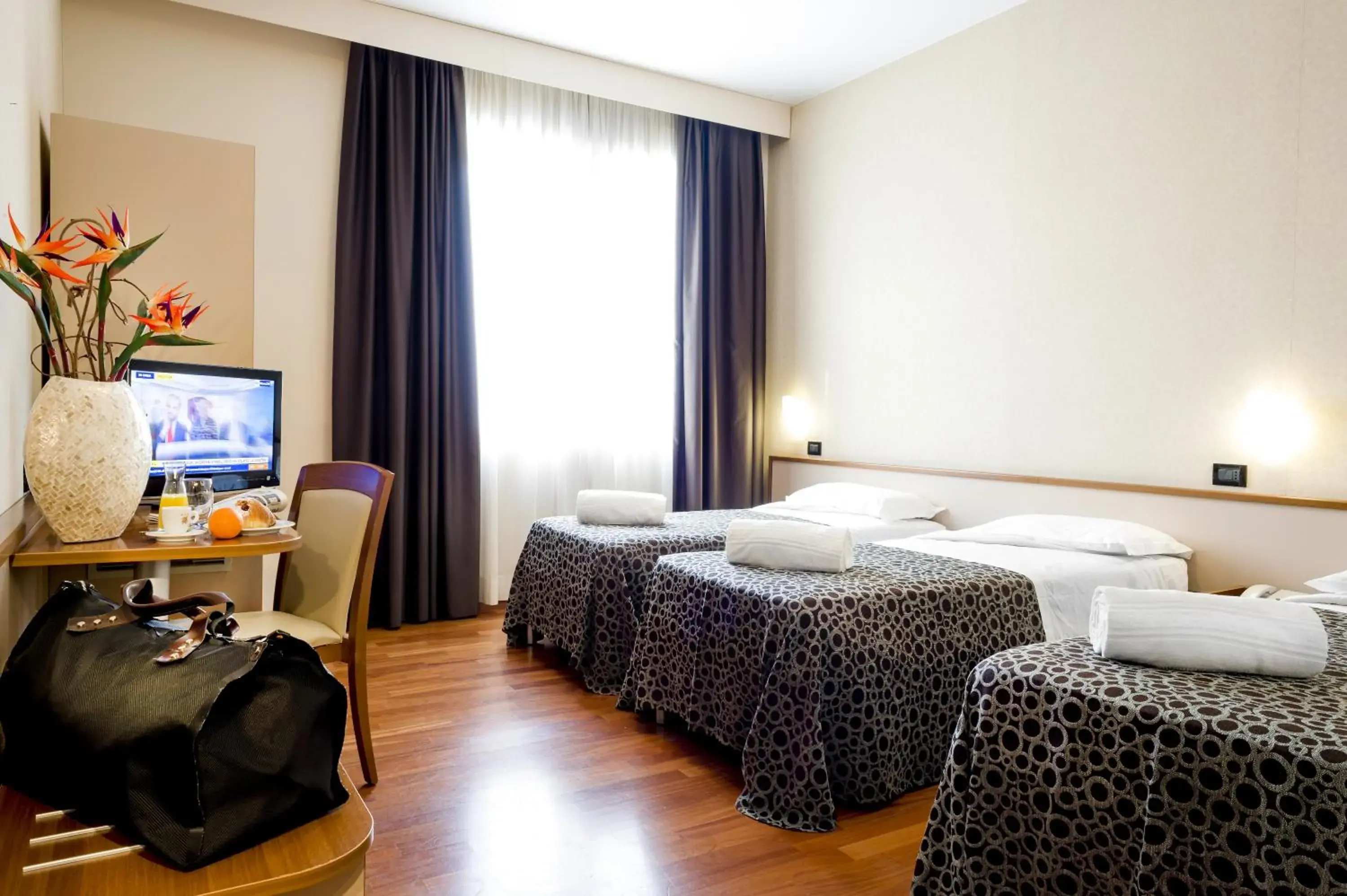 Triple Room in Hotel Ristorante Dragonara Triple Room in Hotel Ristorante Dragonara