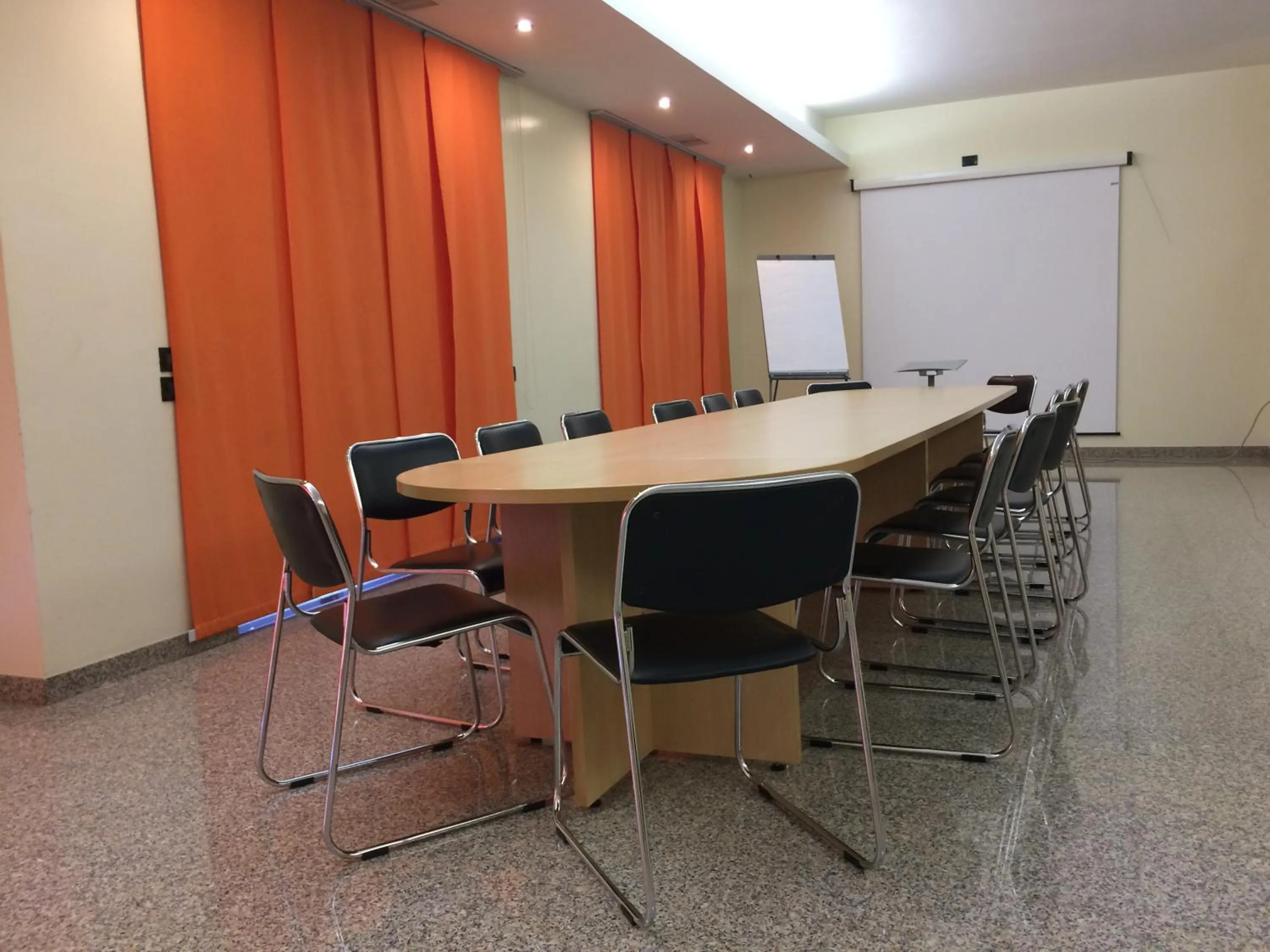 Business facilities in Hotel Ristorante Dragonara