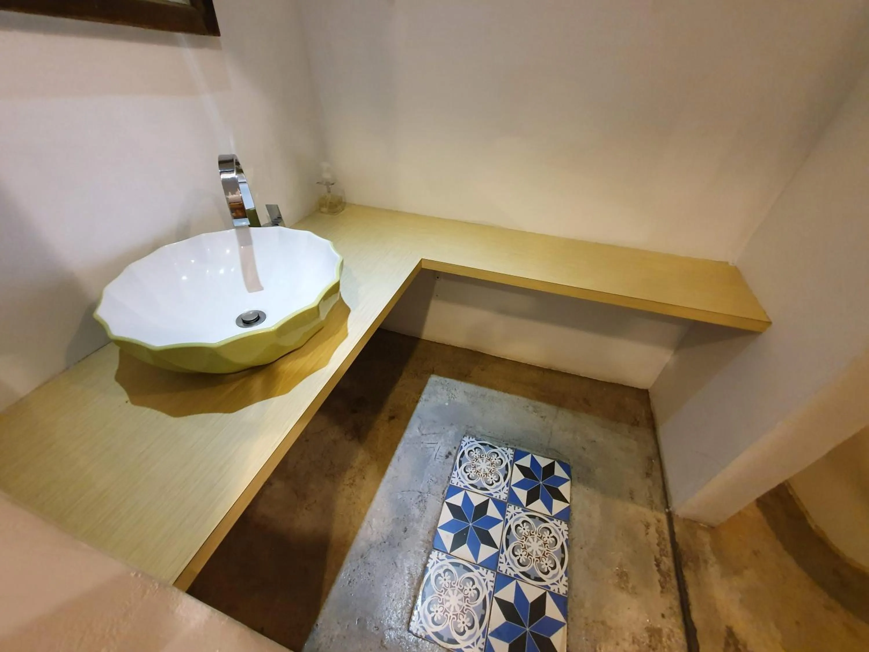 Bathroom in Honey House Tainan
