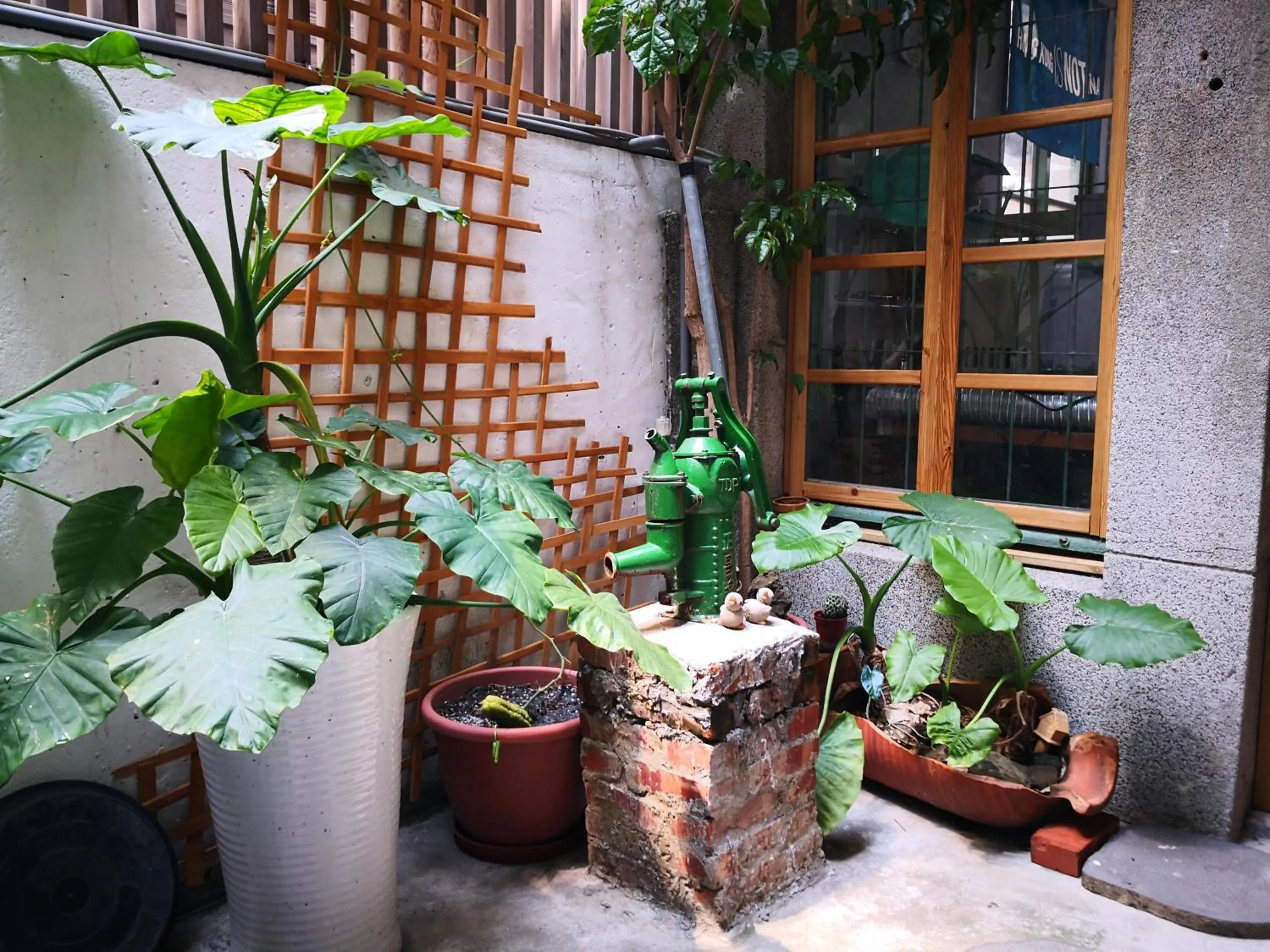 Patio in Honey House Tainan