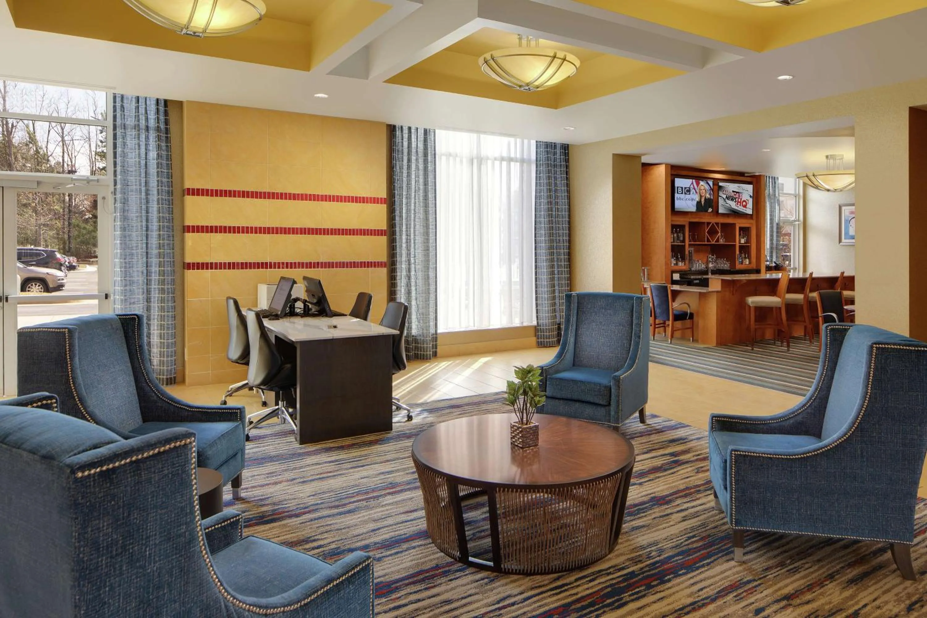 Lobby or reception in DoubleTree Richmond Airport