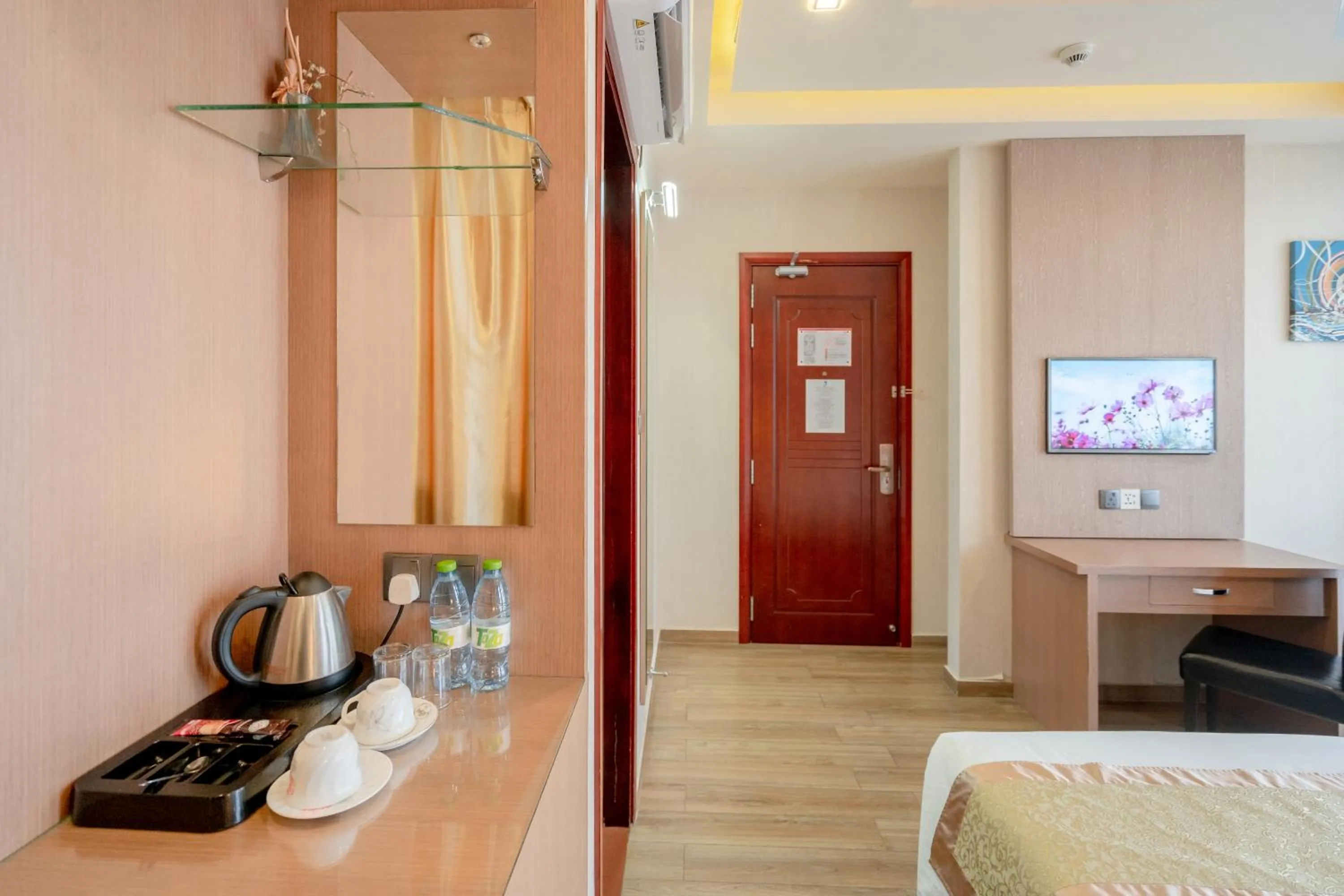 Coffee/tea facilities, Bed in Three Inn