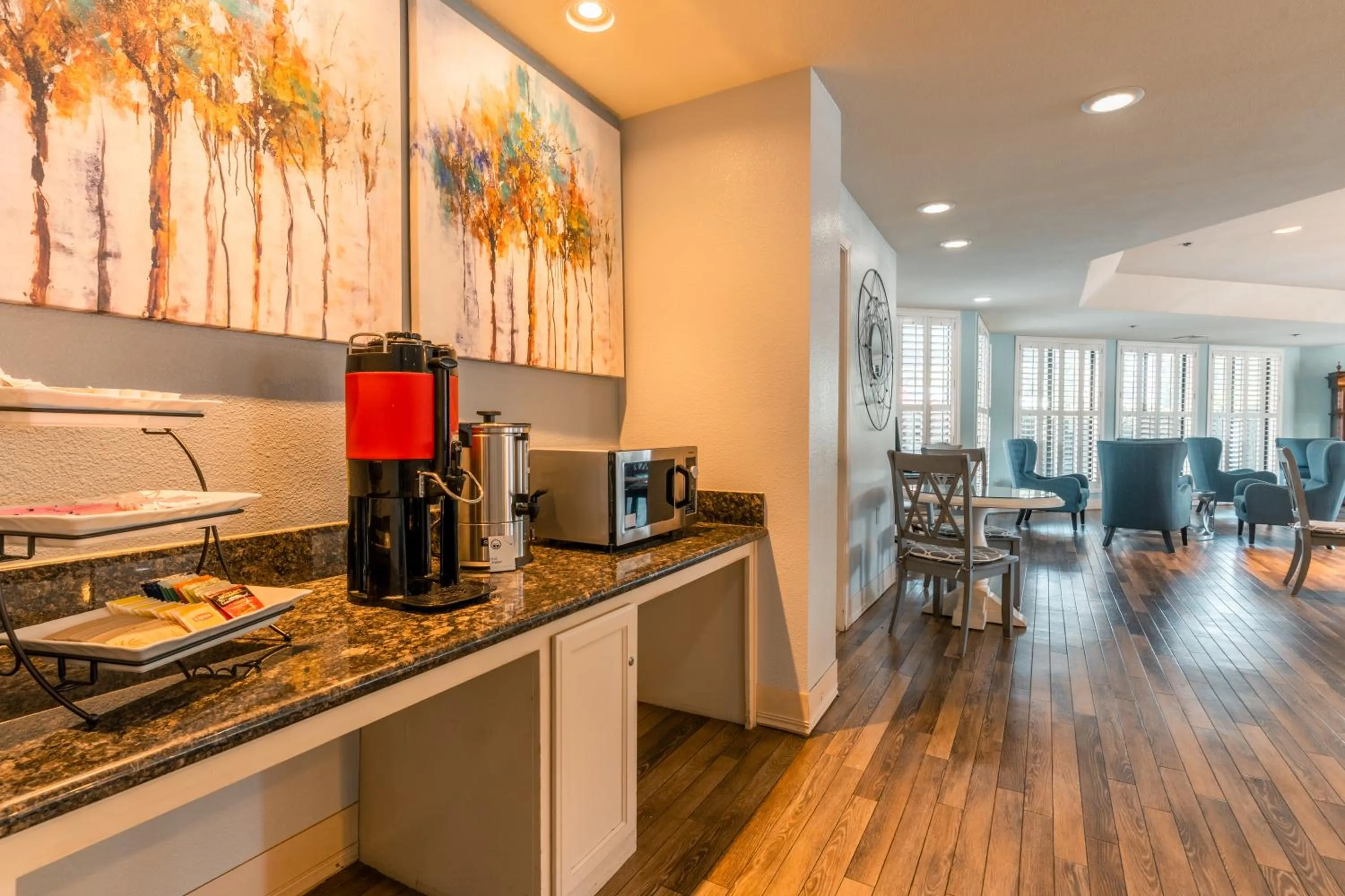 Coffee/tea facilities in Governors Inn Hotel Sacramento
