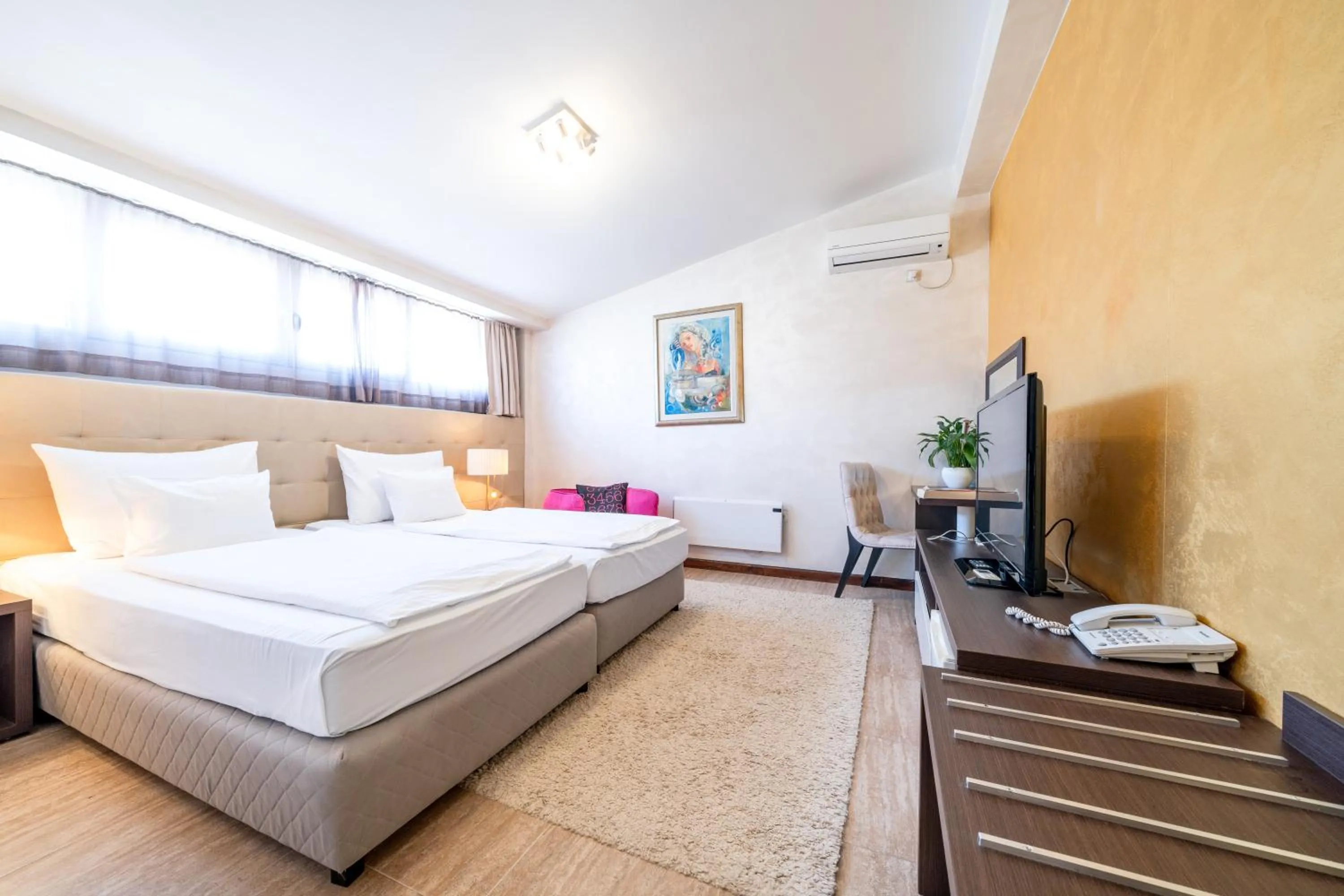 Bedroom, Bed in Hotel Alexandar Lux