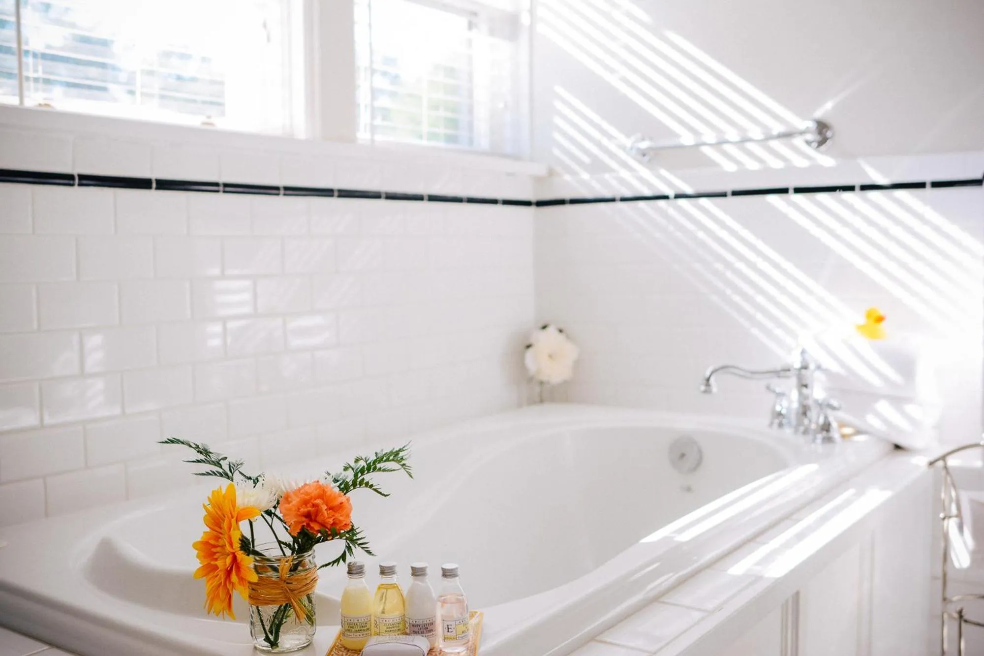 Bathroom in Dashwood Manor Seaside Bed & Breakfast